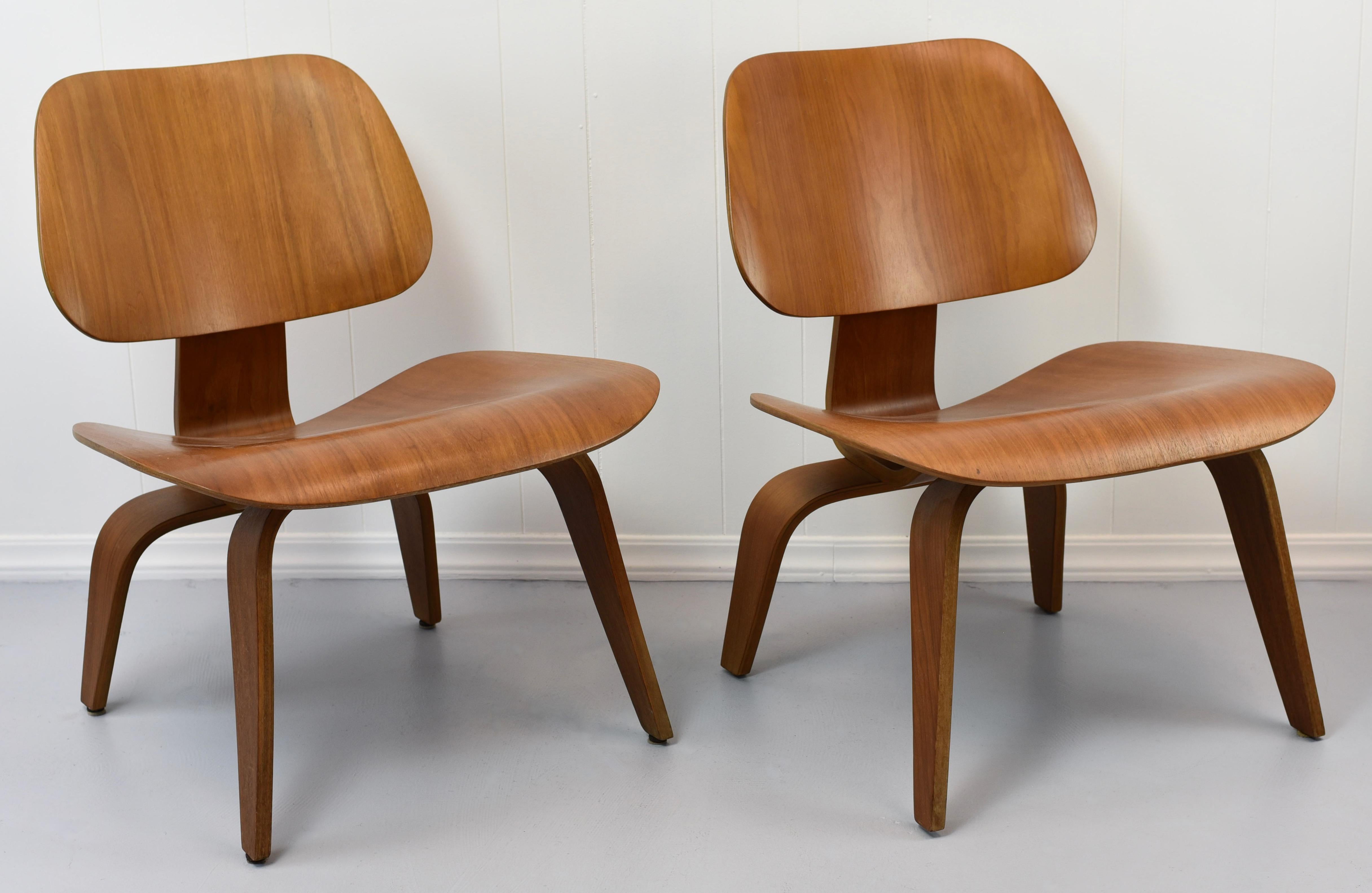 Charles Ray Eames Pair Evans Production LCW Lounge Chairs 3