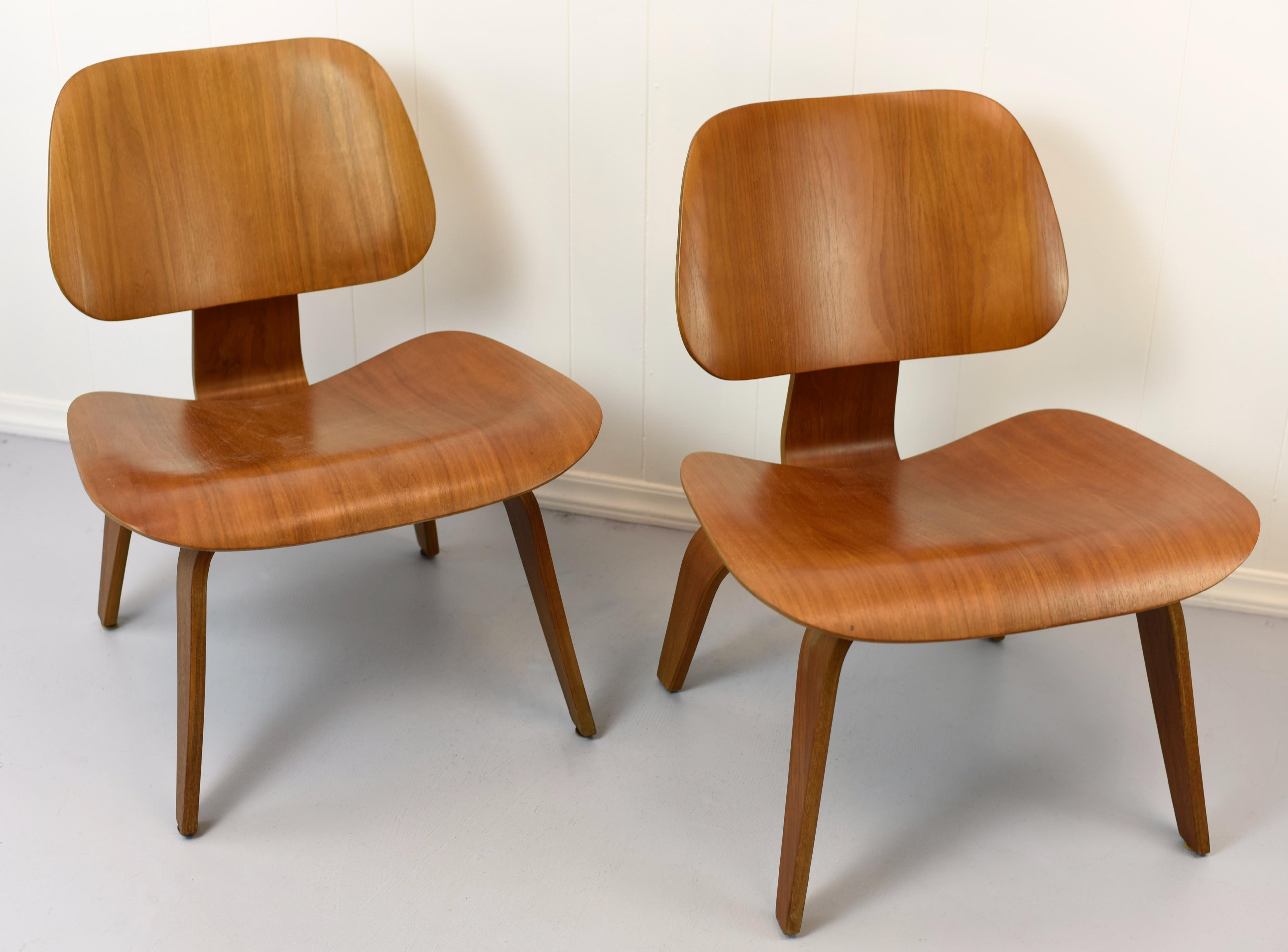 Mid-Century Modern Charles Ray Eames Pair Evans Production LCW Lounge Chairs