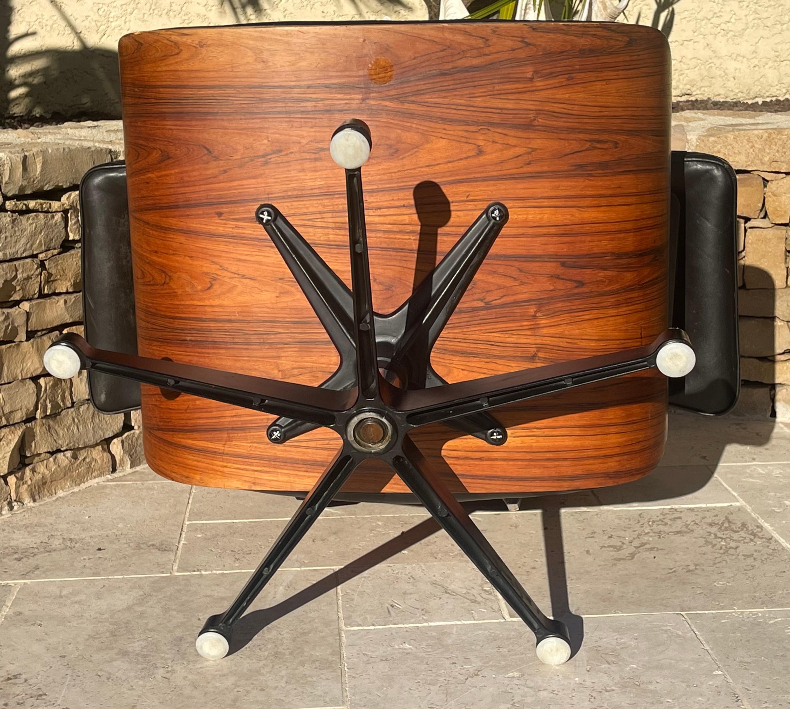 Charles and Ray Eames - Pareja de sillones y otomanas en venta 5