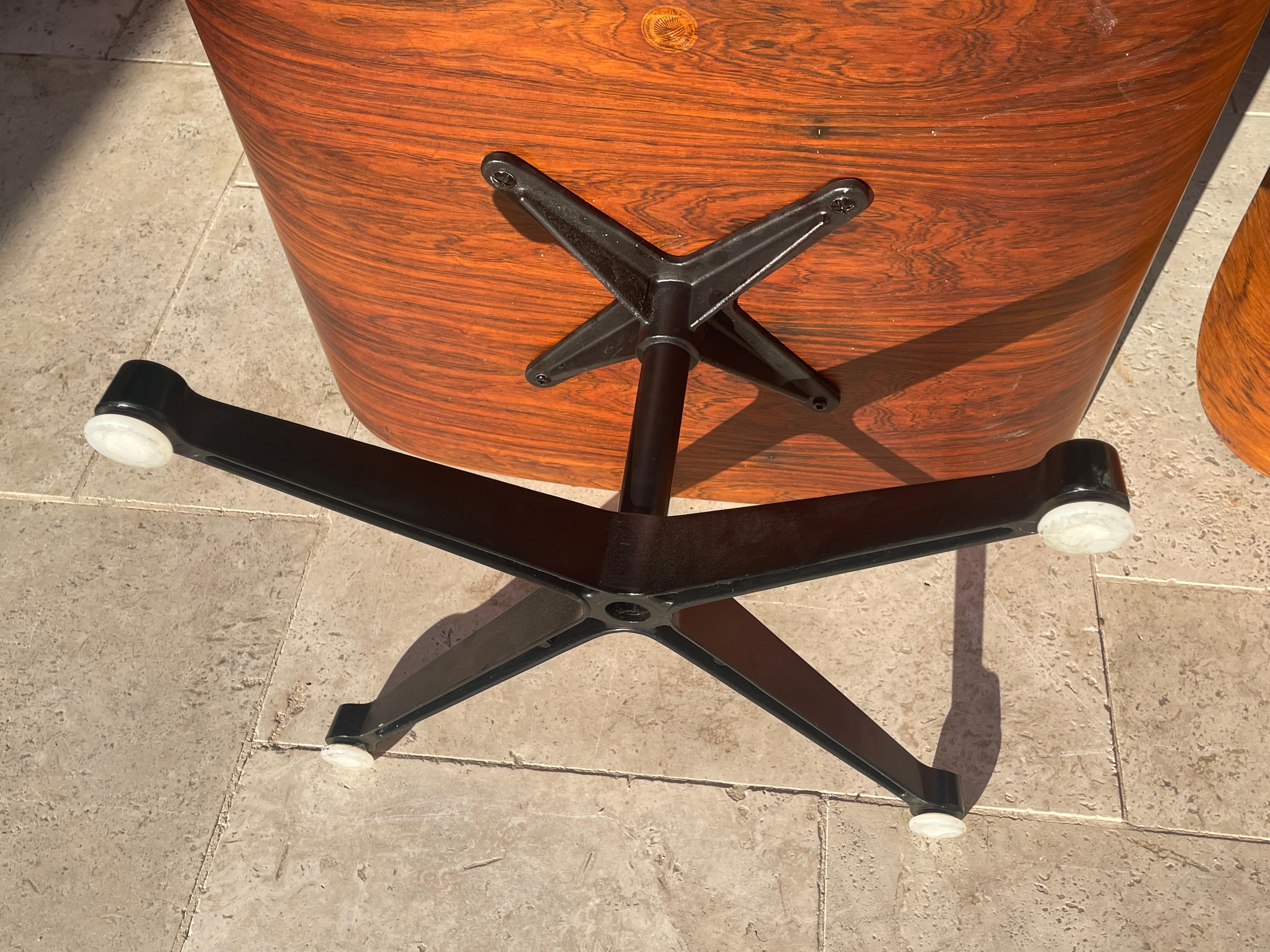 Charles and Ray Eames - Pareja de sillones y otomanas en venta 10