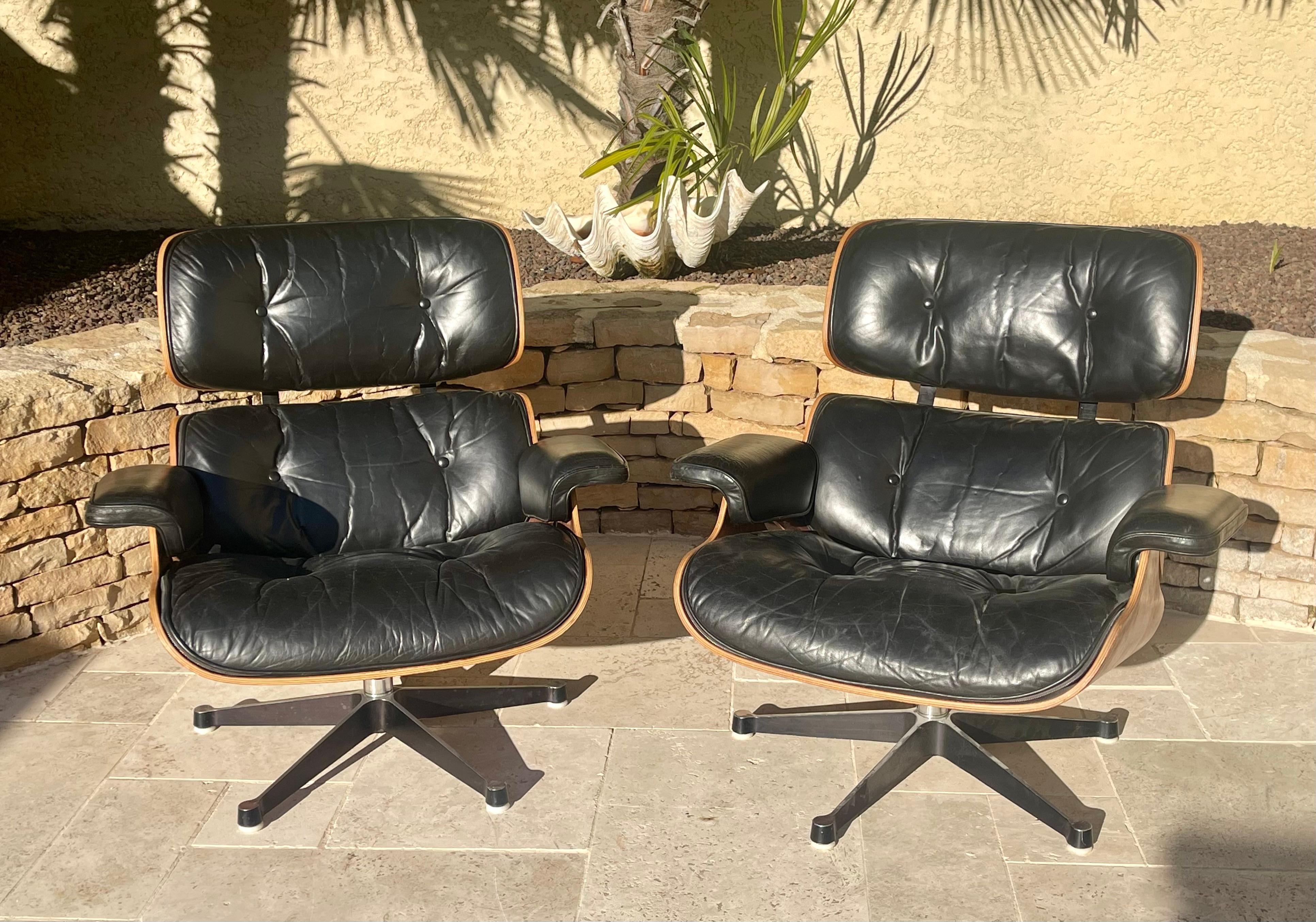 Charles and Ray Eames - Pareja de sillones y otomanas Moderno en venta