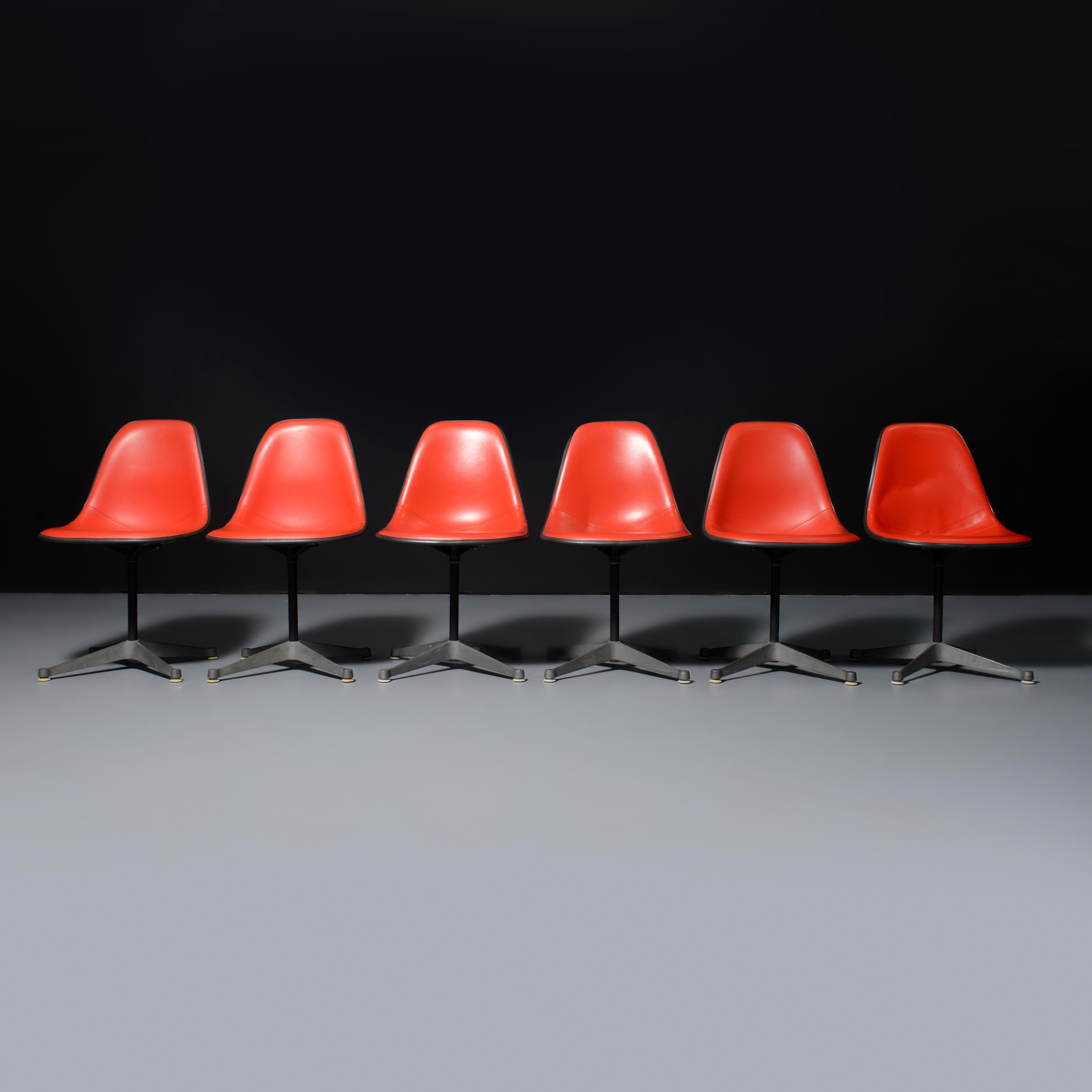 Mid-Century moderno Sedie girevoli PSC di Charles and Ray Eames, set di 6 pezzi in vendita