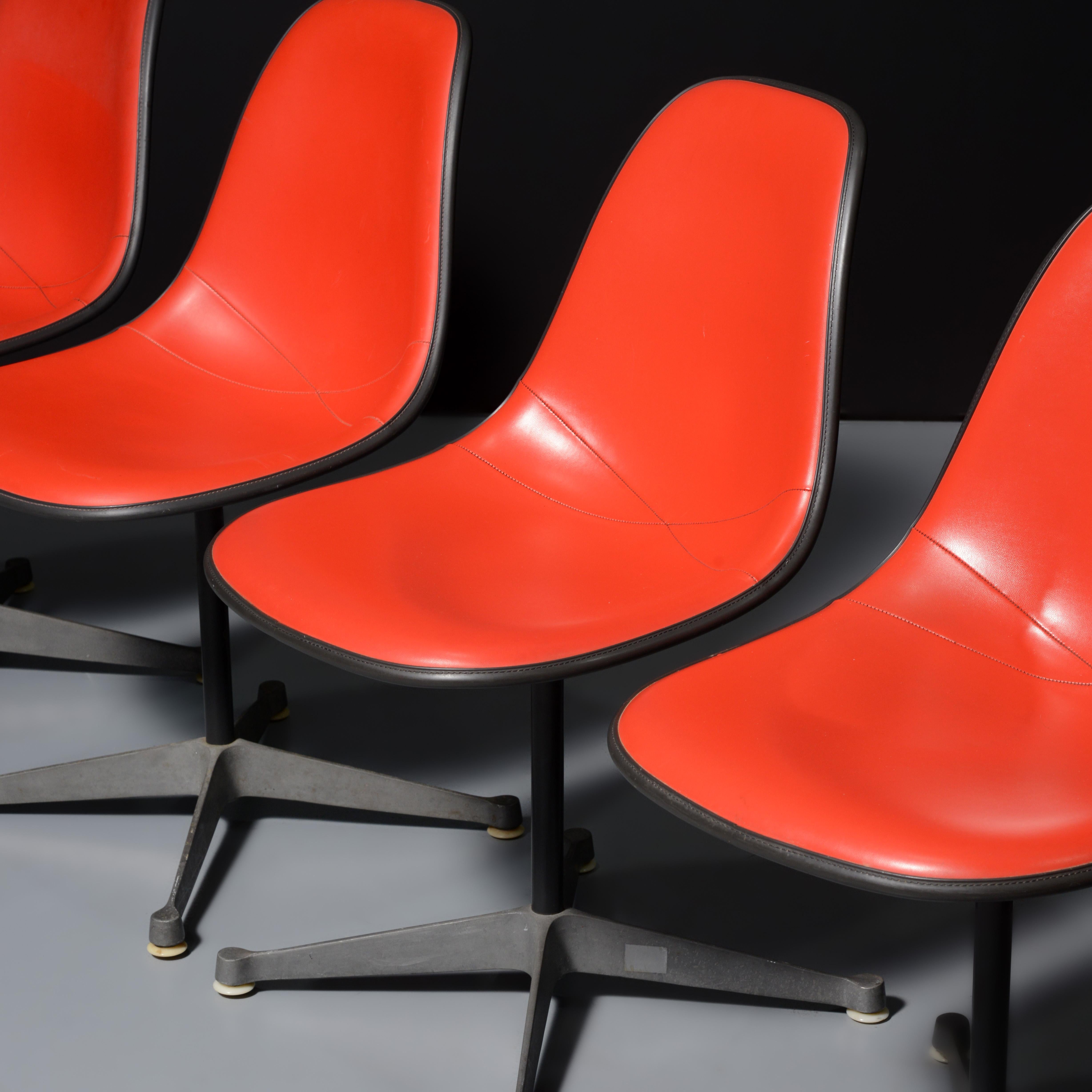 Sedie girevoli PSC di Charles and Ray Eames, set di 6 pezzi In condizioni buone in vendita a Lake Worth Beach, FL