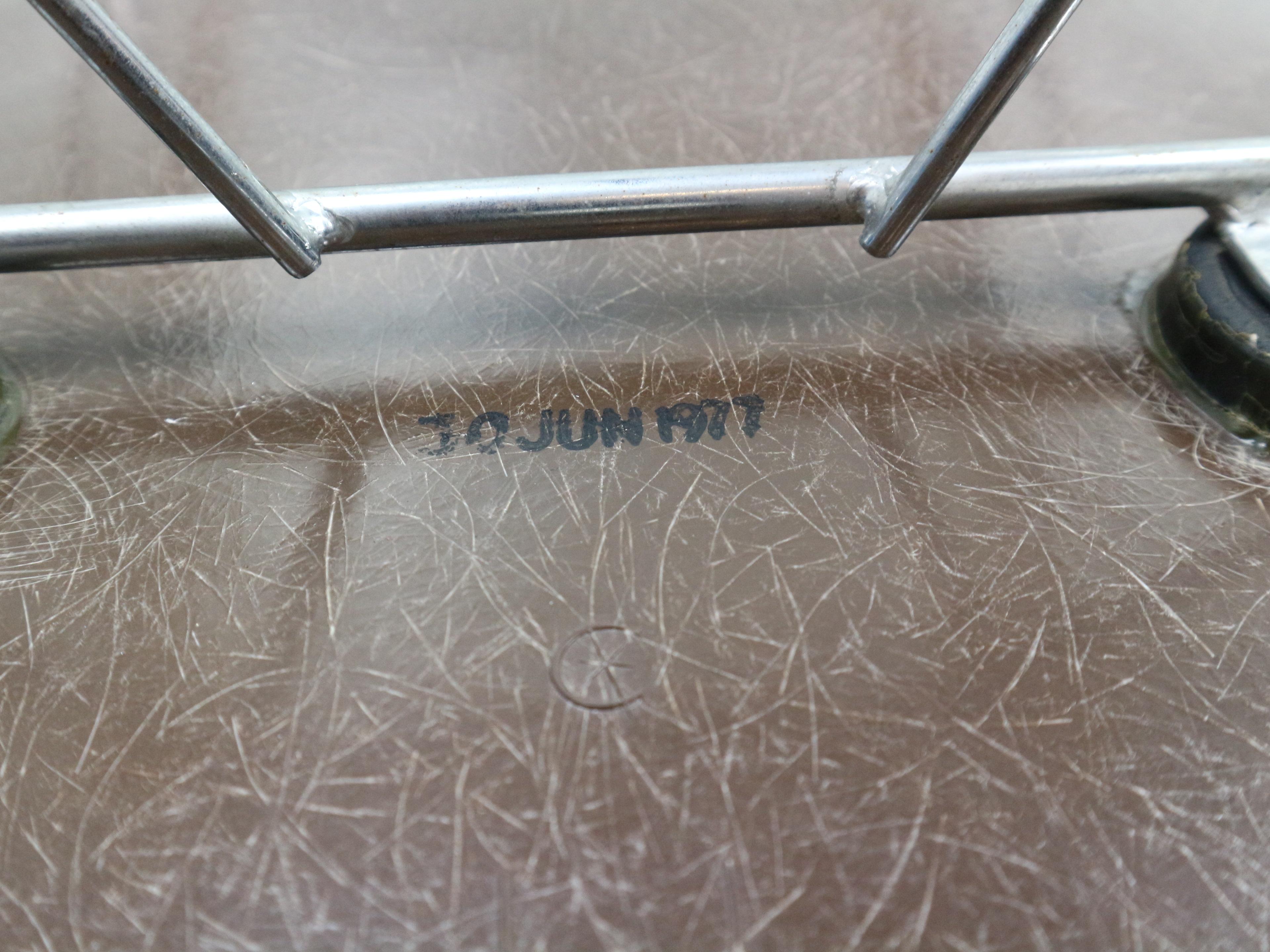 Chaise à bascule originale marron « RAR » de Charles & Ray Eames, 1977 13