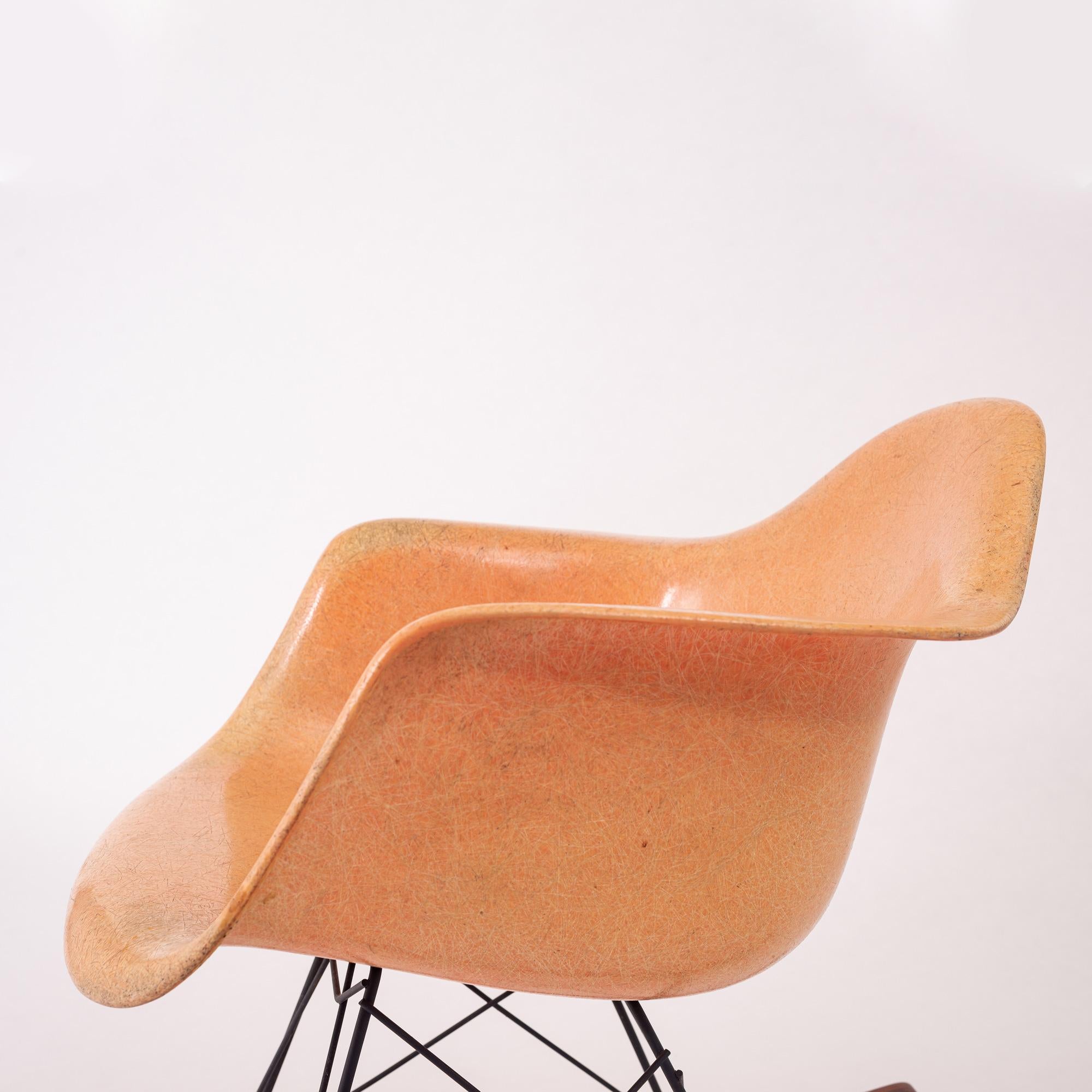 Nord-américain Charles & Ray Eames RAR fauteuil à bascule Zenith en vente