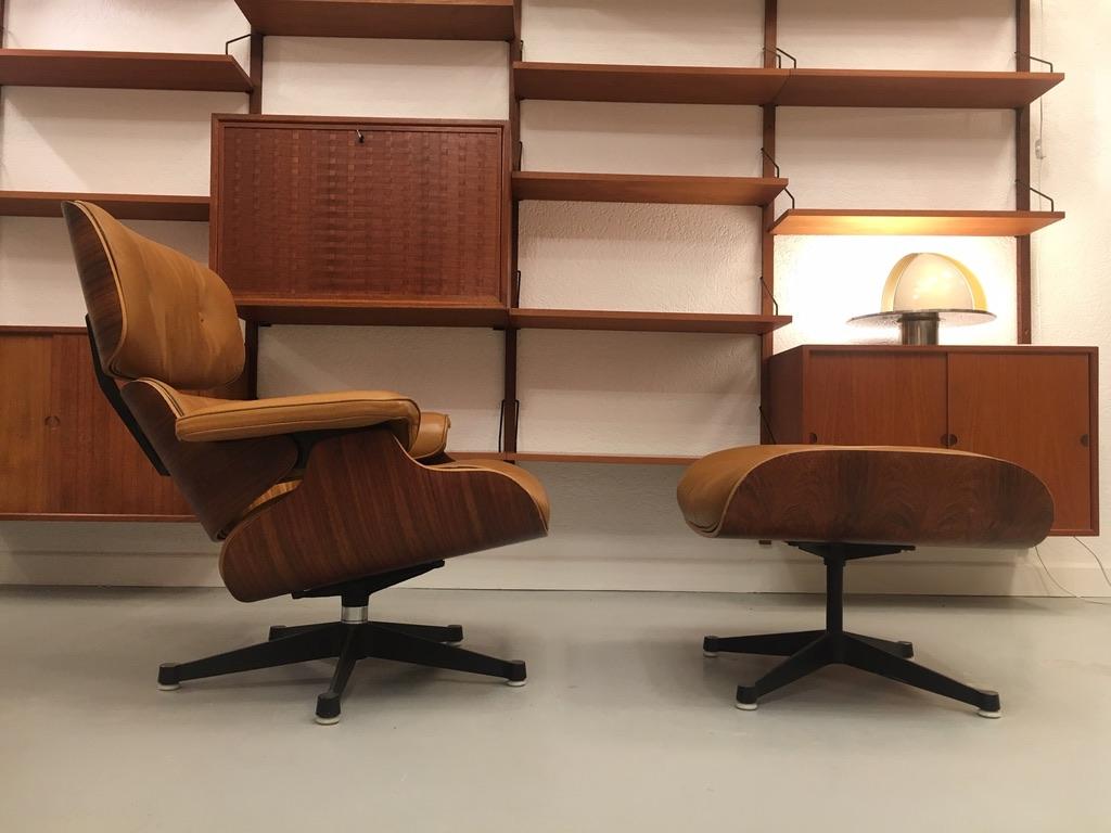 Charles & Ray Eames Rosewood and Cognac Leather Lounge Chair, 1975 3