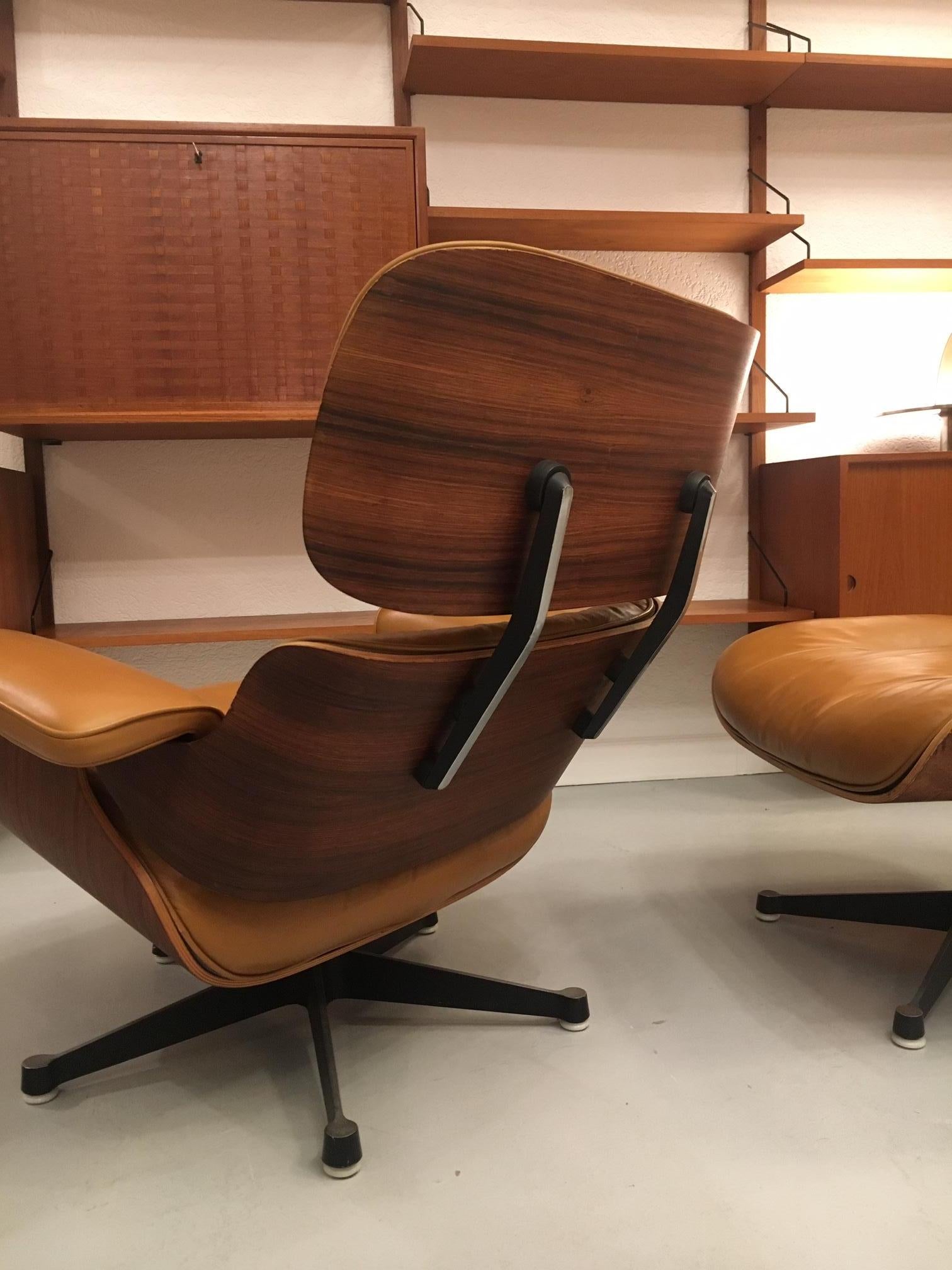 Late 20th Century Charles & Ray Eames Rosewood and Cognac Leather Lounge Chair, 1975