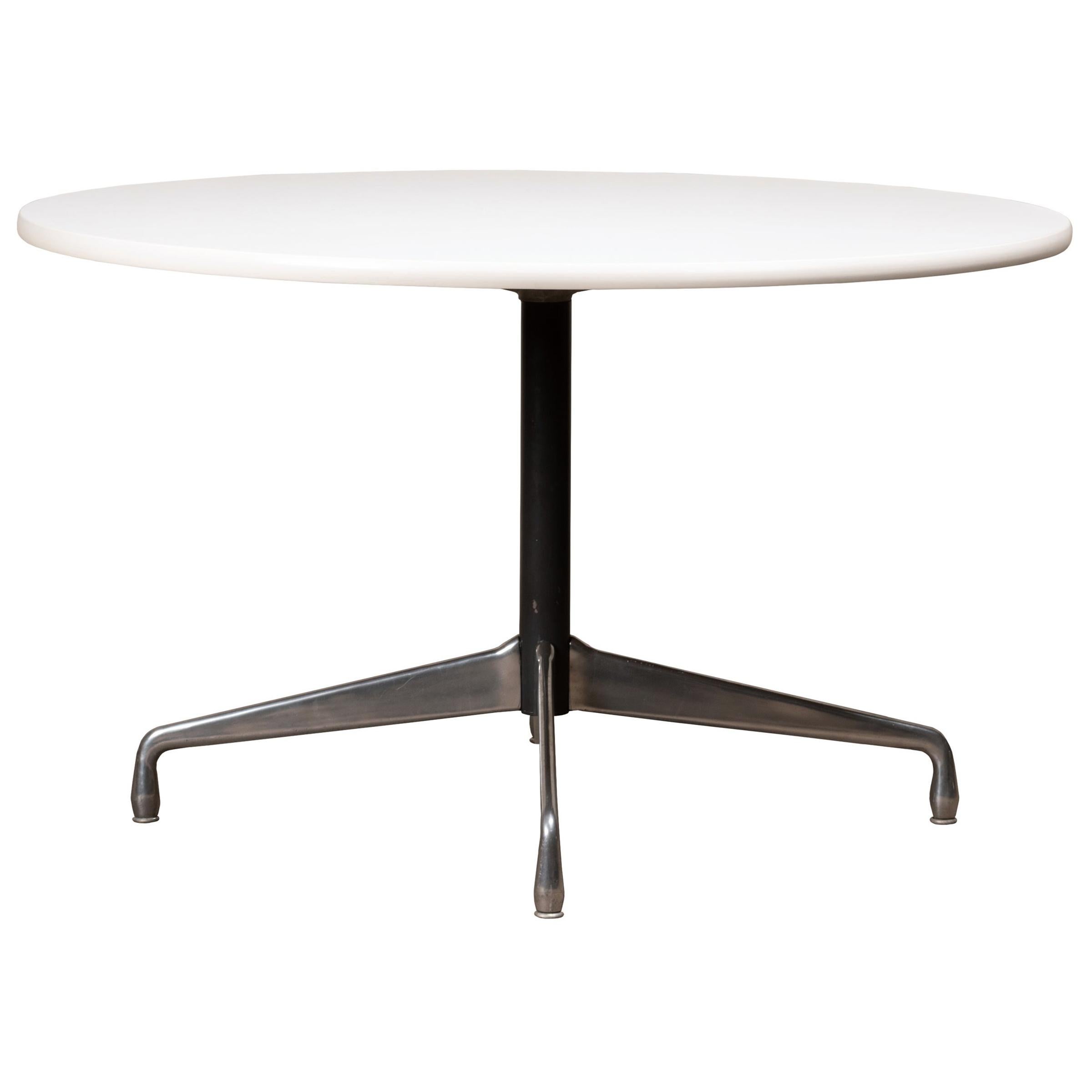 Charles & Ray Eames Segmented round and white Dining Table for Herman Miller