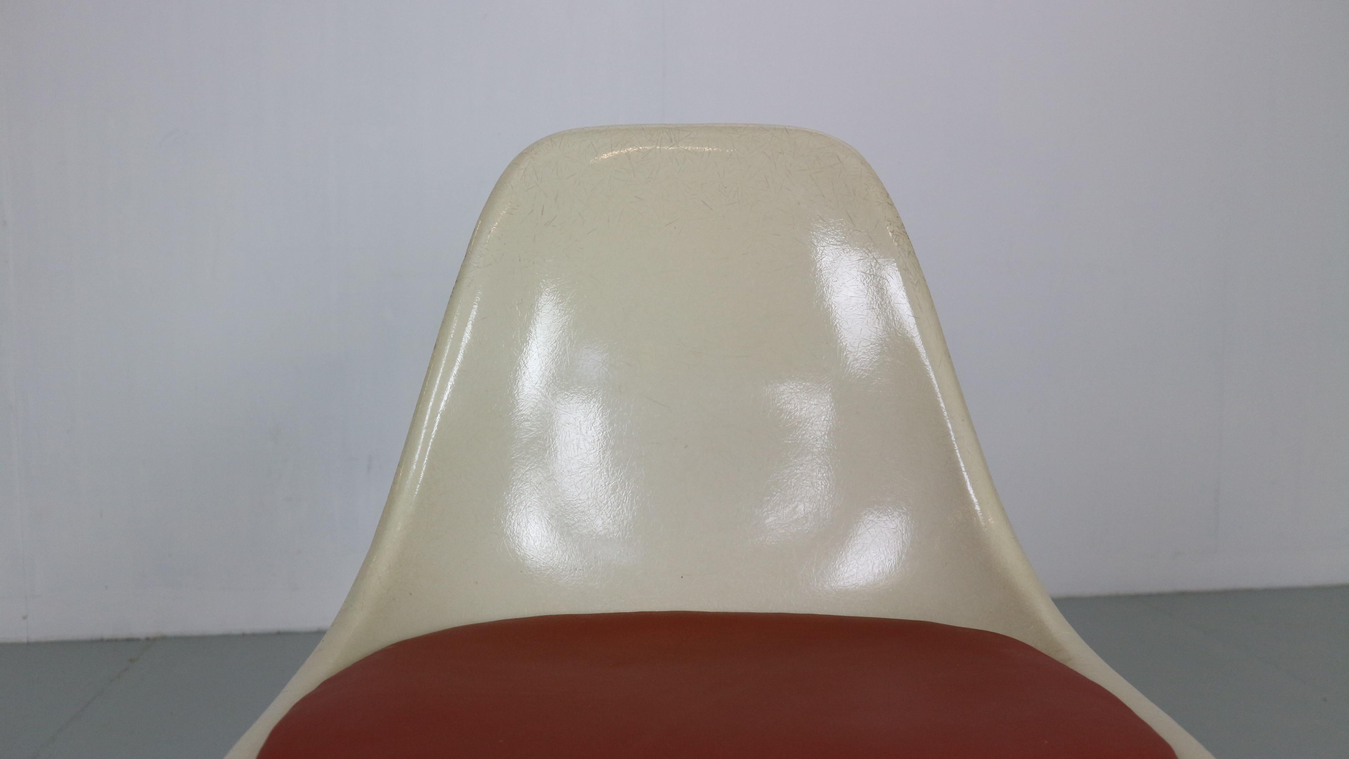 Charles & Ray Eames Set Of 4 Contract Base Chairs For Herman Miller, 1960 5