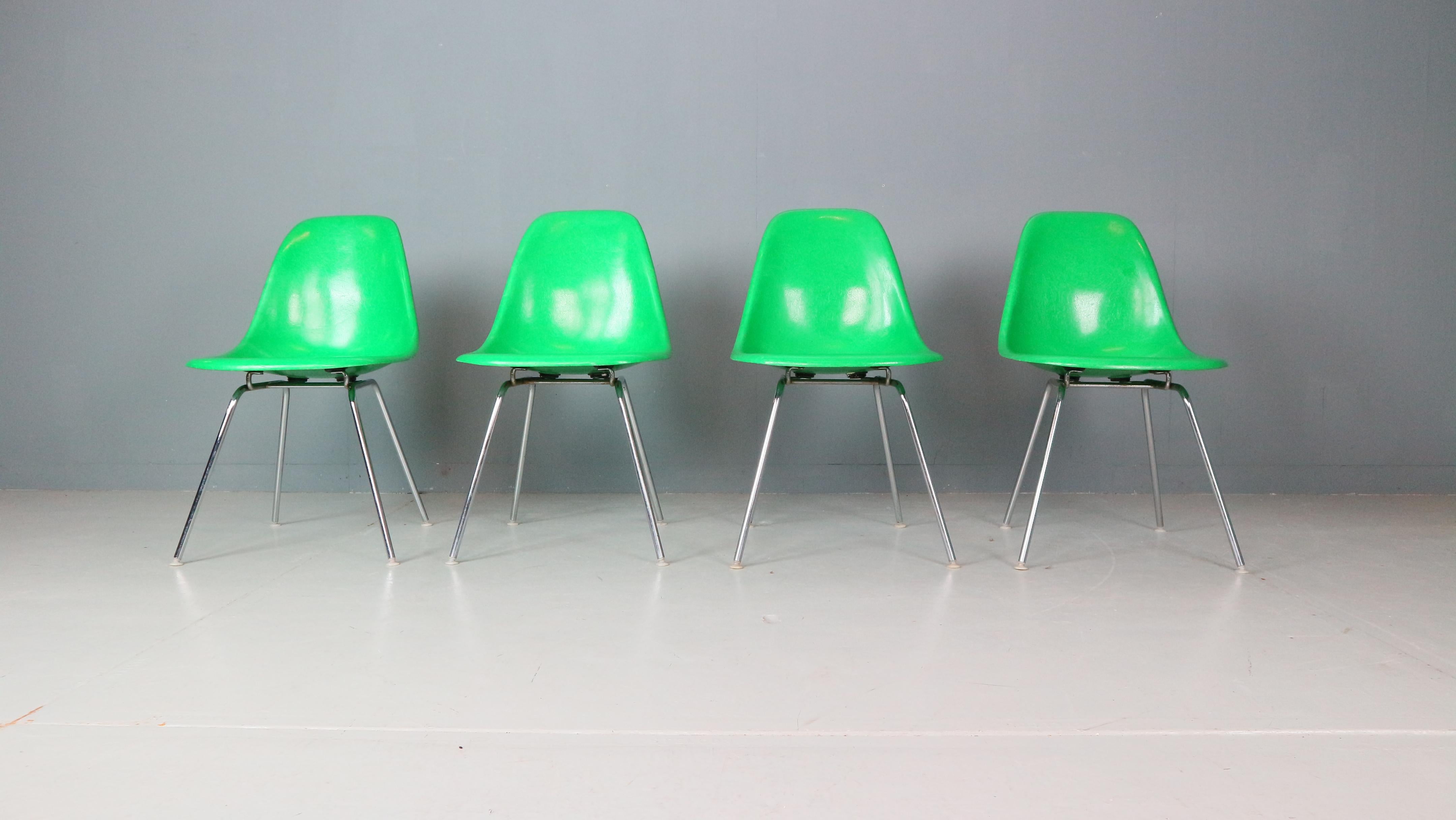 Ensemble de 4 chaises classiques 