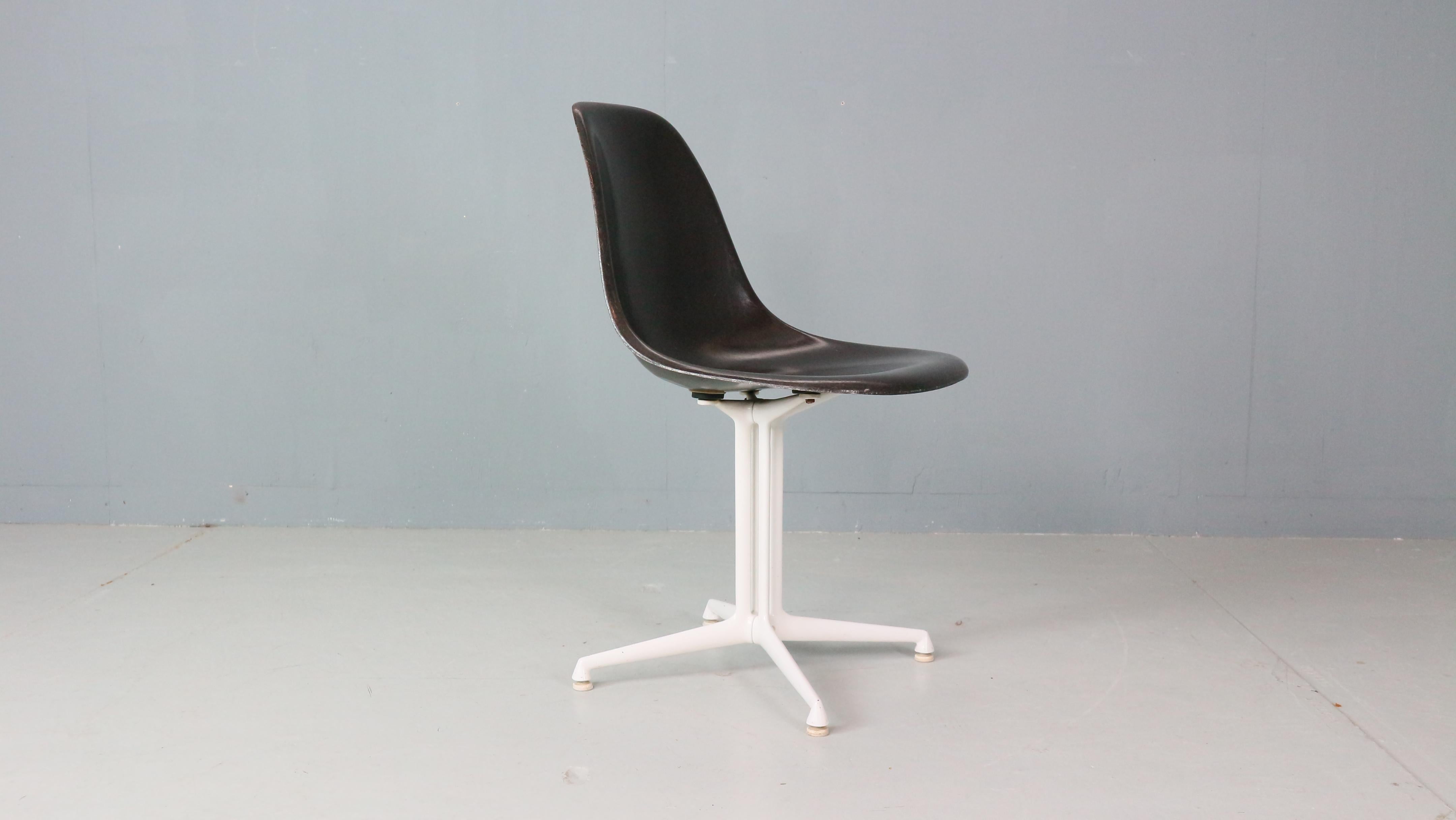 Charles & Ray Eames: 4er-Set schwarzer „La Fonda“-Stühle für Herman Miller, 1960 im Angebot 5