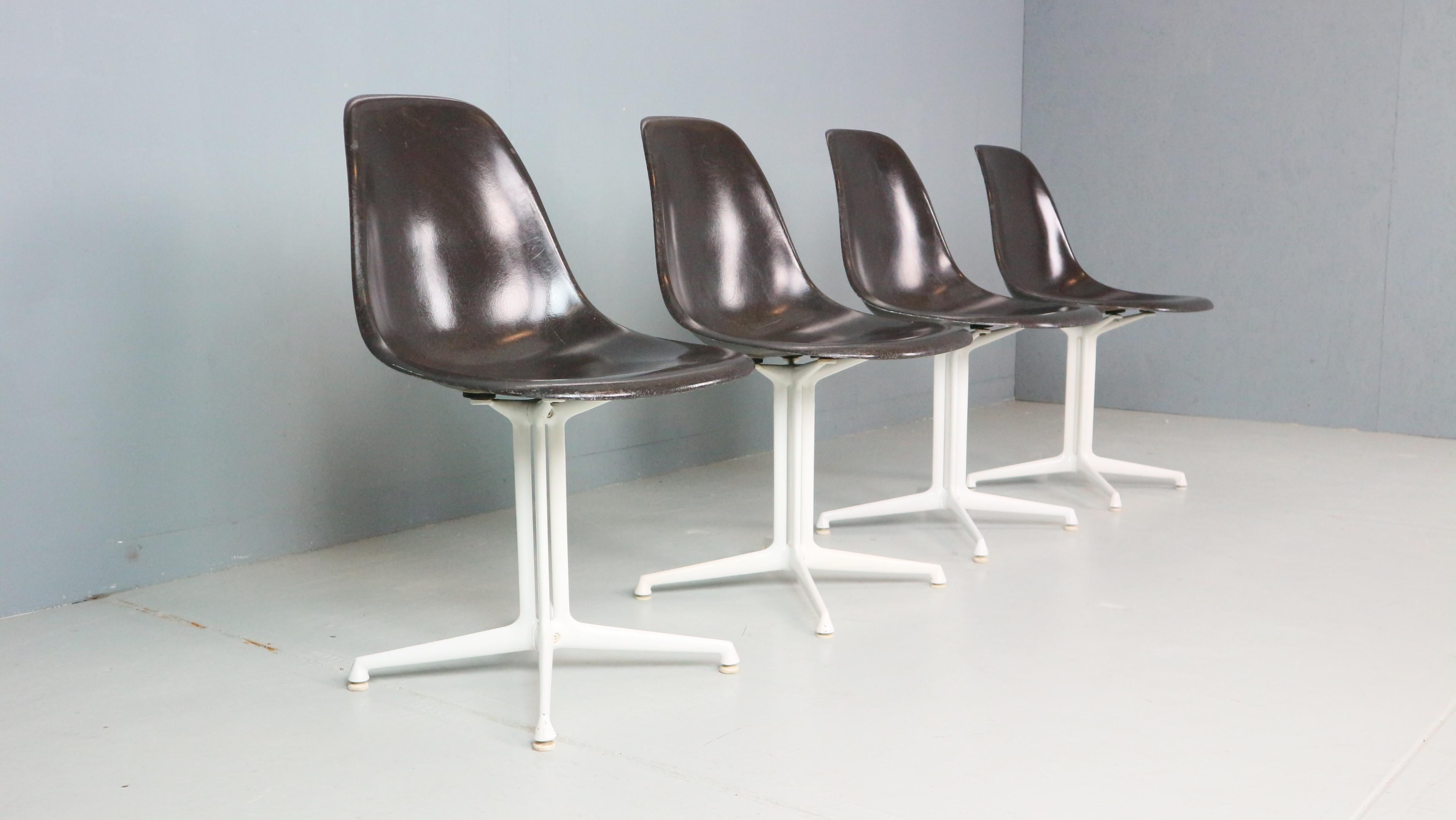 Charles & Ray Eames: 4er-Set schwarzer „La Fonda“-Stühle für Herman Miller, 1960 im Zustand „Gut“ im Angebot in The Hague, NL