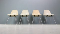 Charles & Ray Eames ensemble de 4 chaises blanc cassé « H-Base » pour Herman Miller, 1960