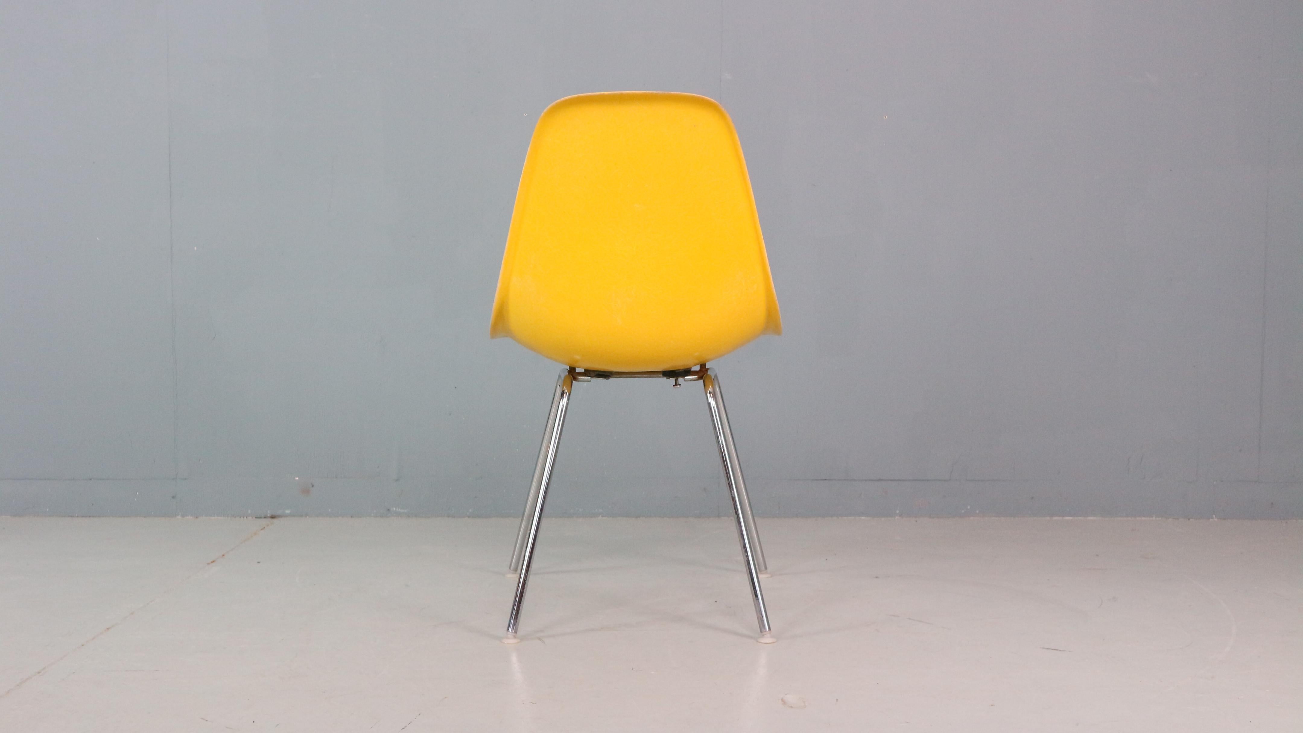 Charles & Ray Eames Set of 4 Yellow 