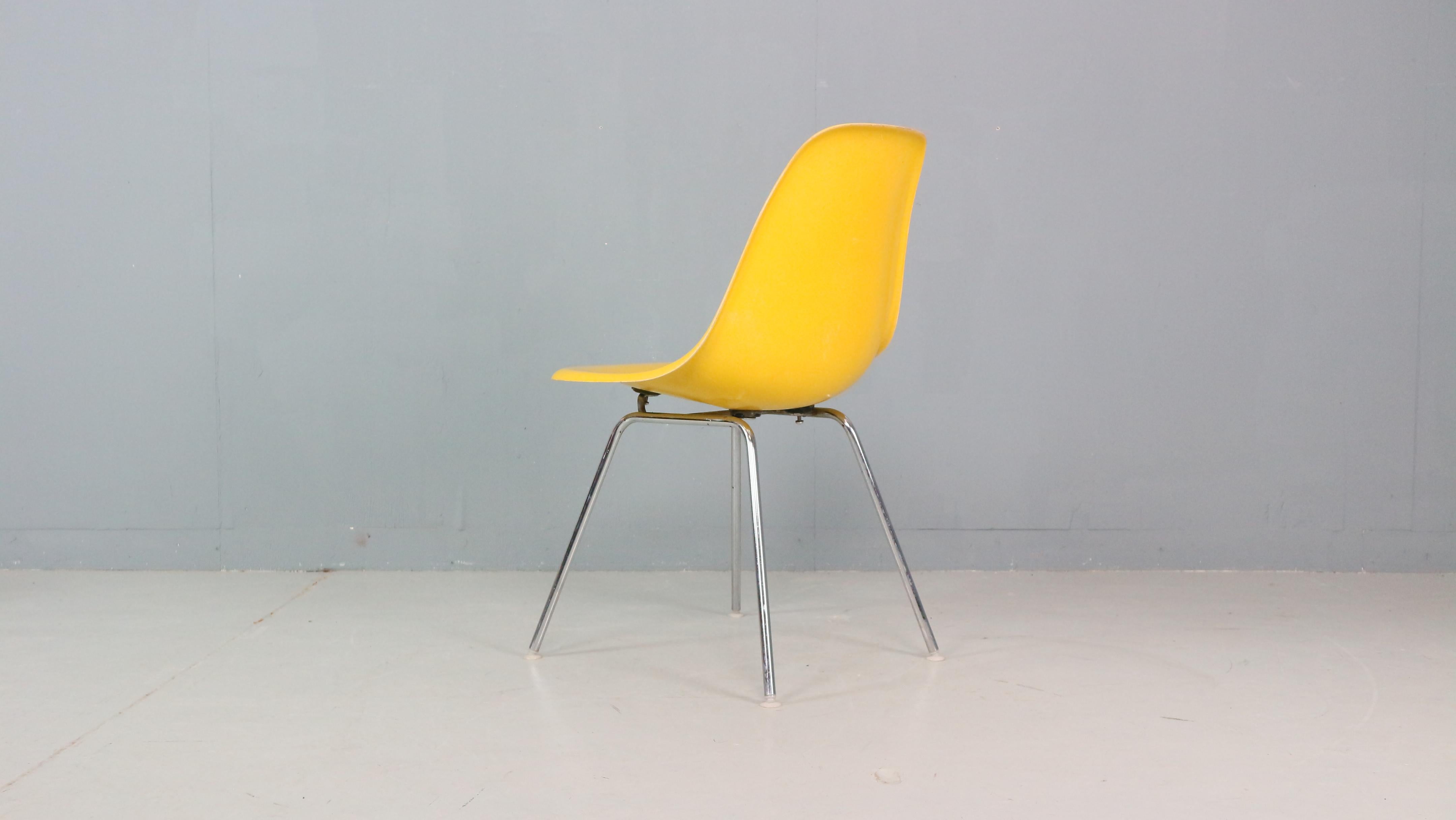 Charles & Ray Eames Set of 4 Yellow 