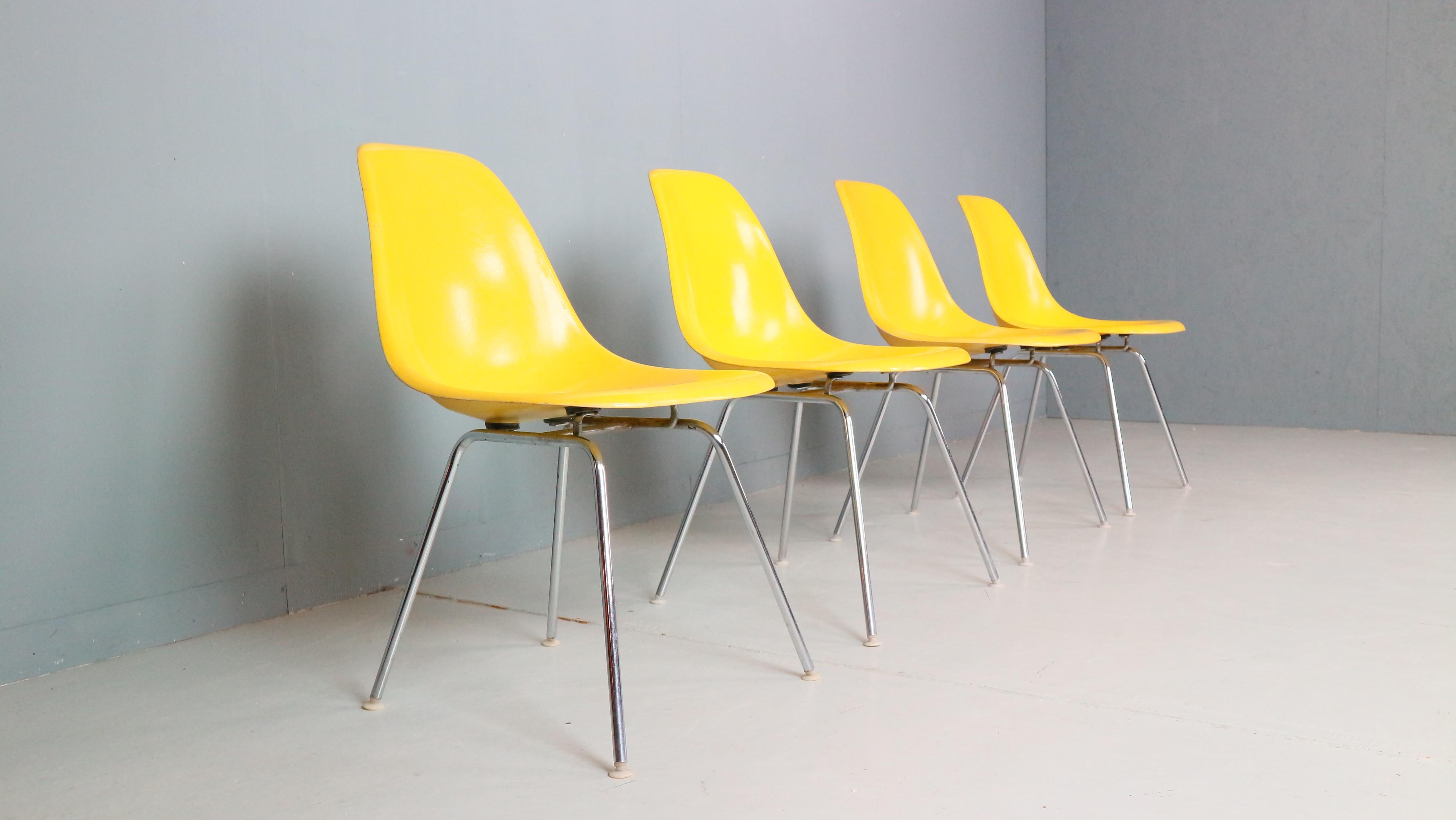 Charles & Ray Eames Set of 4 Yellow 