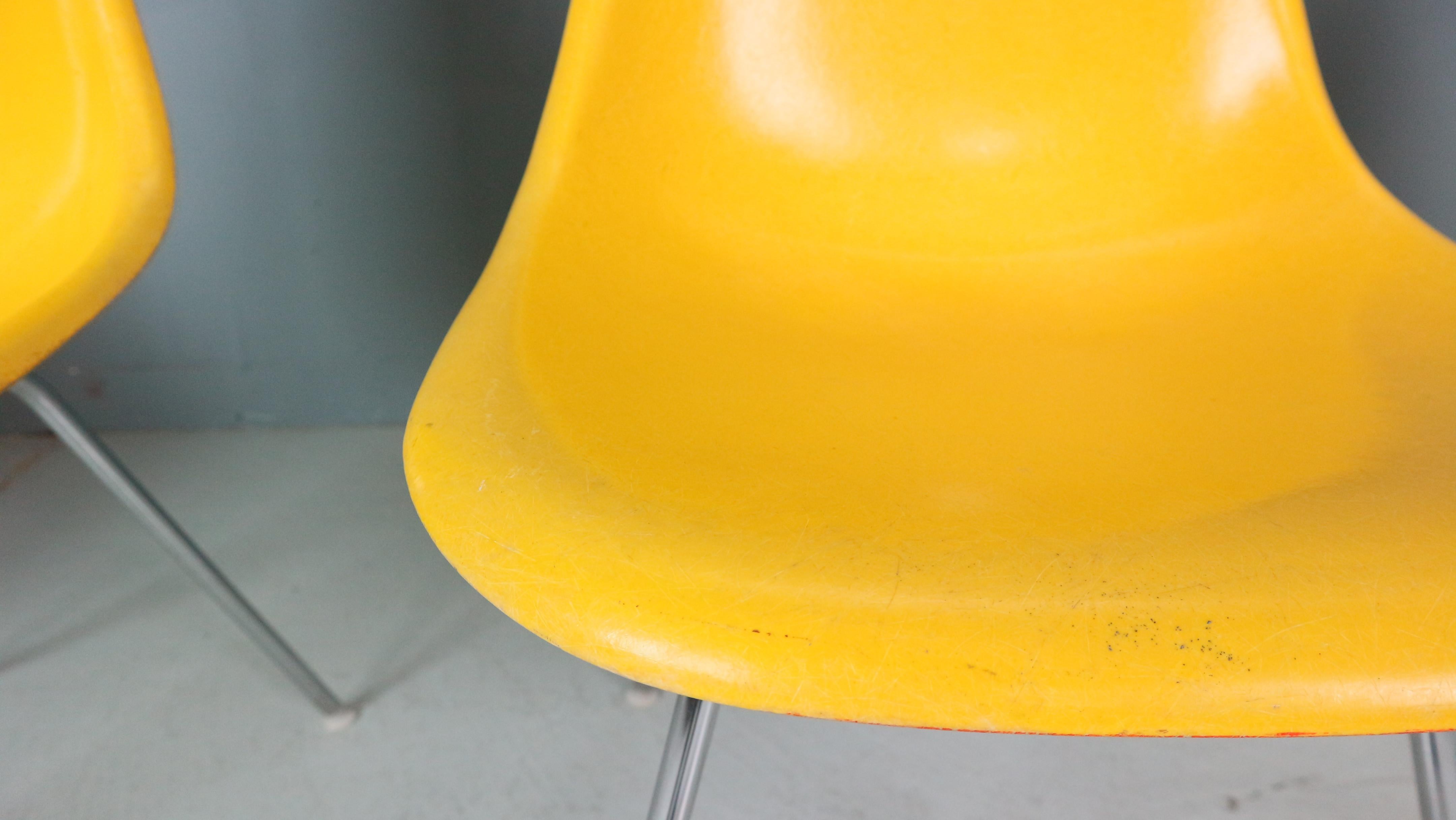 Charles & Ray Eames Set of 4 Yellow 