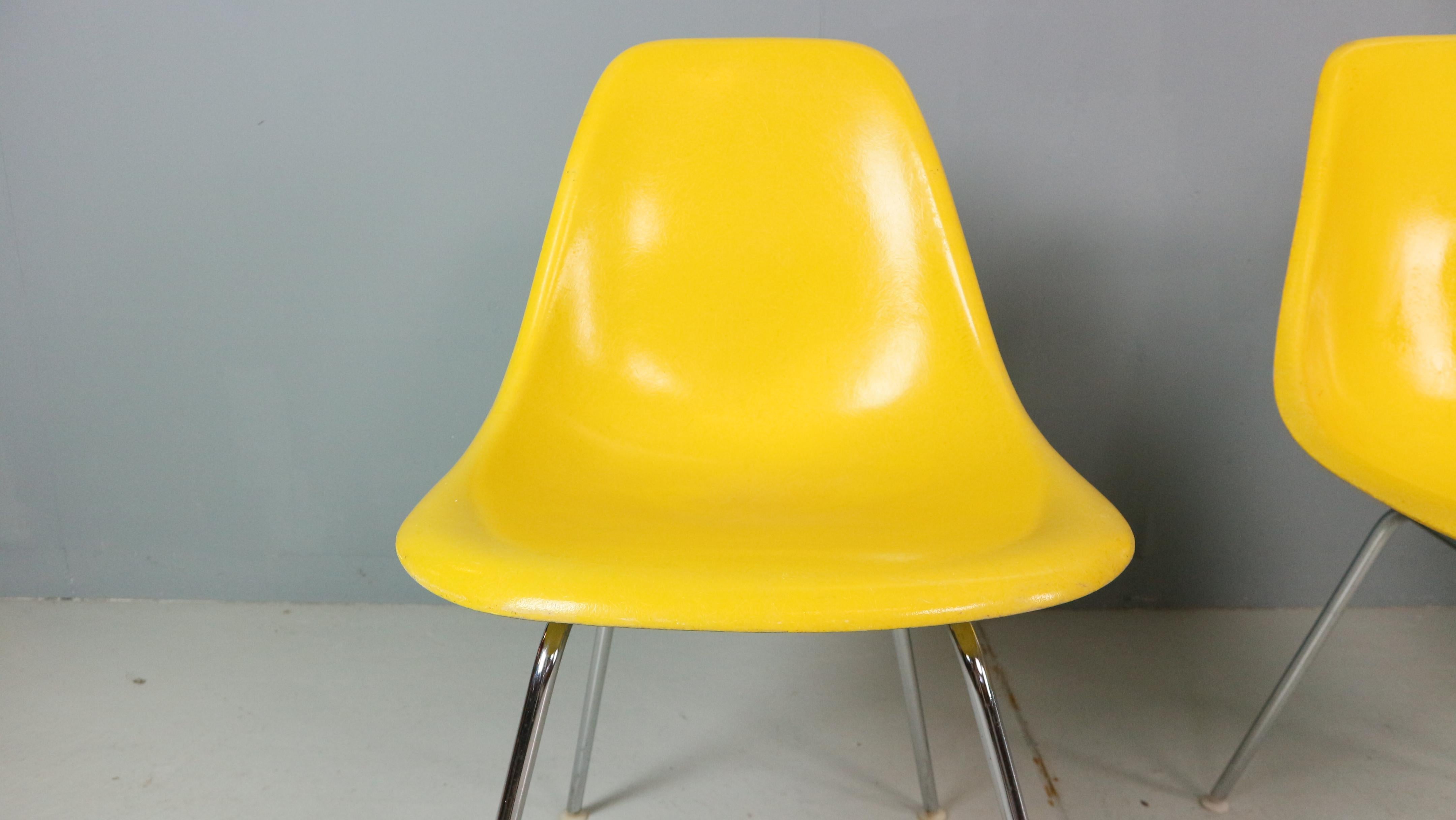 Charles & Ray Eames Set of 4 Yellow 