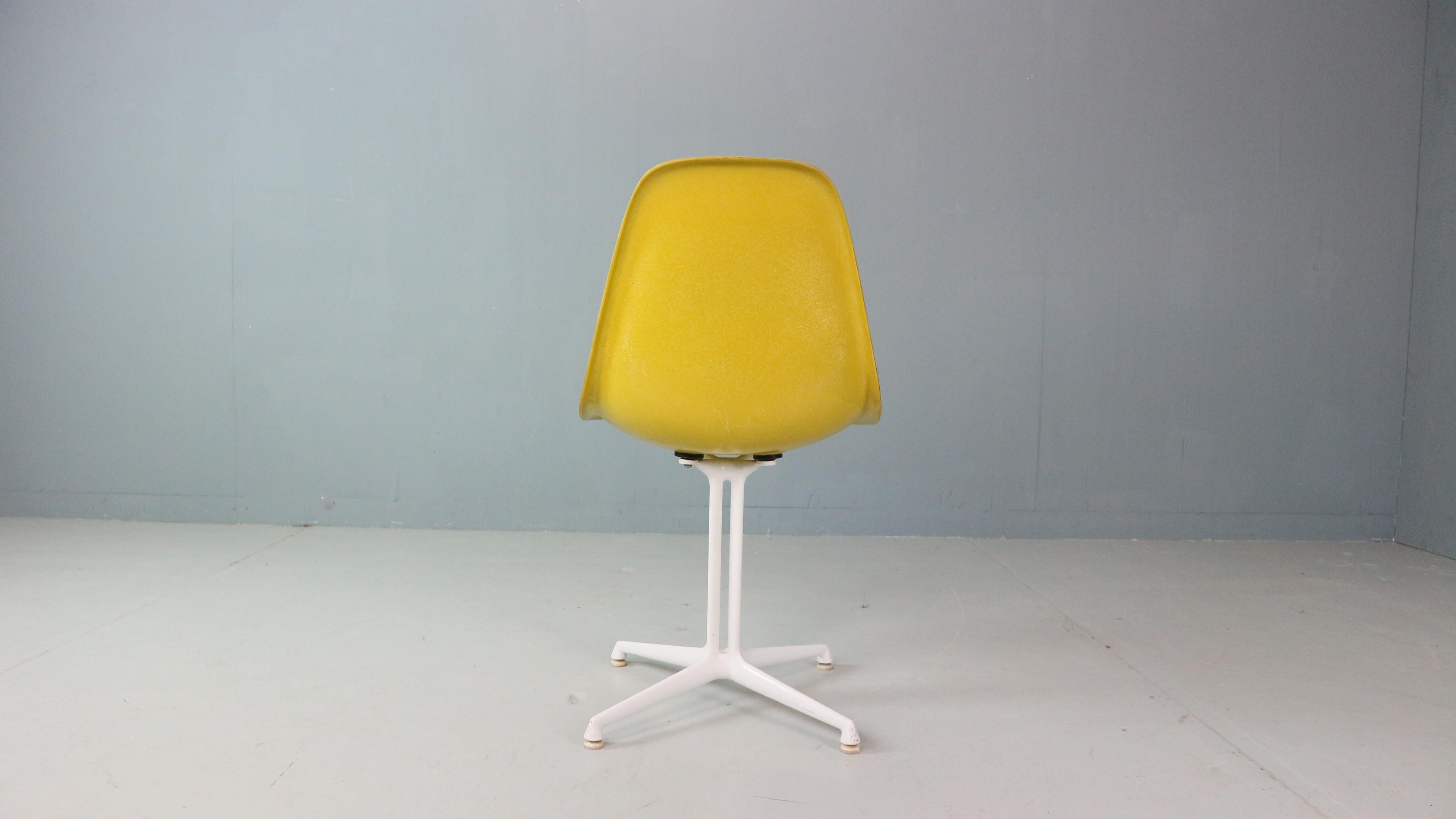 Charles & Ray Eames: 4er-Set gelbe „La Fonda“-Stühle für Herman Miller, 1960 im Angebot 7