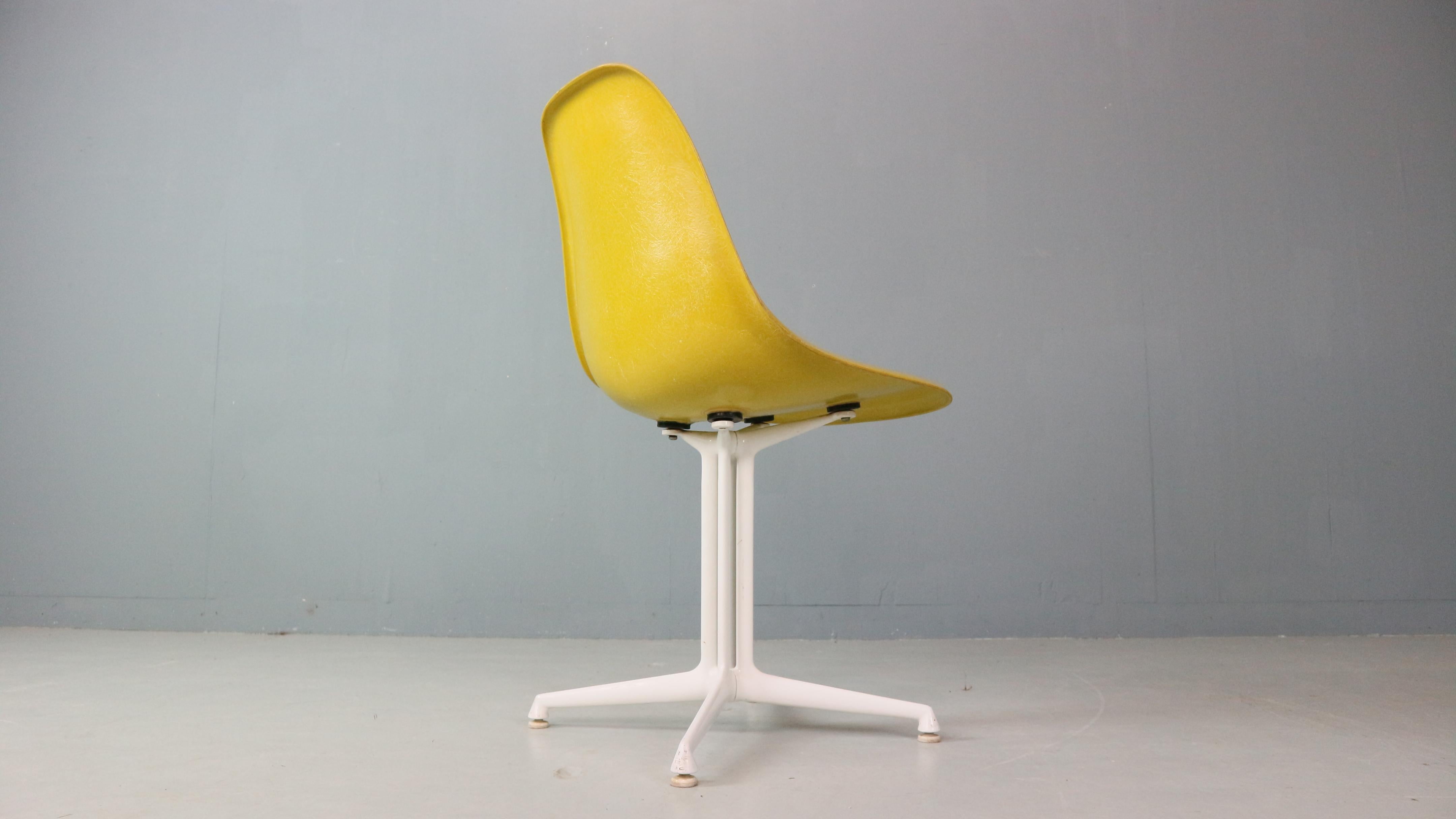 Charles & Ray Eames: 4er-Set gelbe „La Fonda“-Stühle für Herman Miller, 1960 im Angebot 8