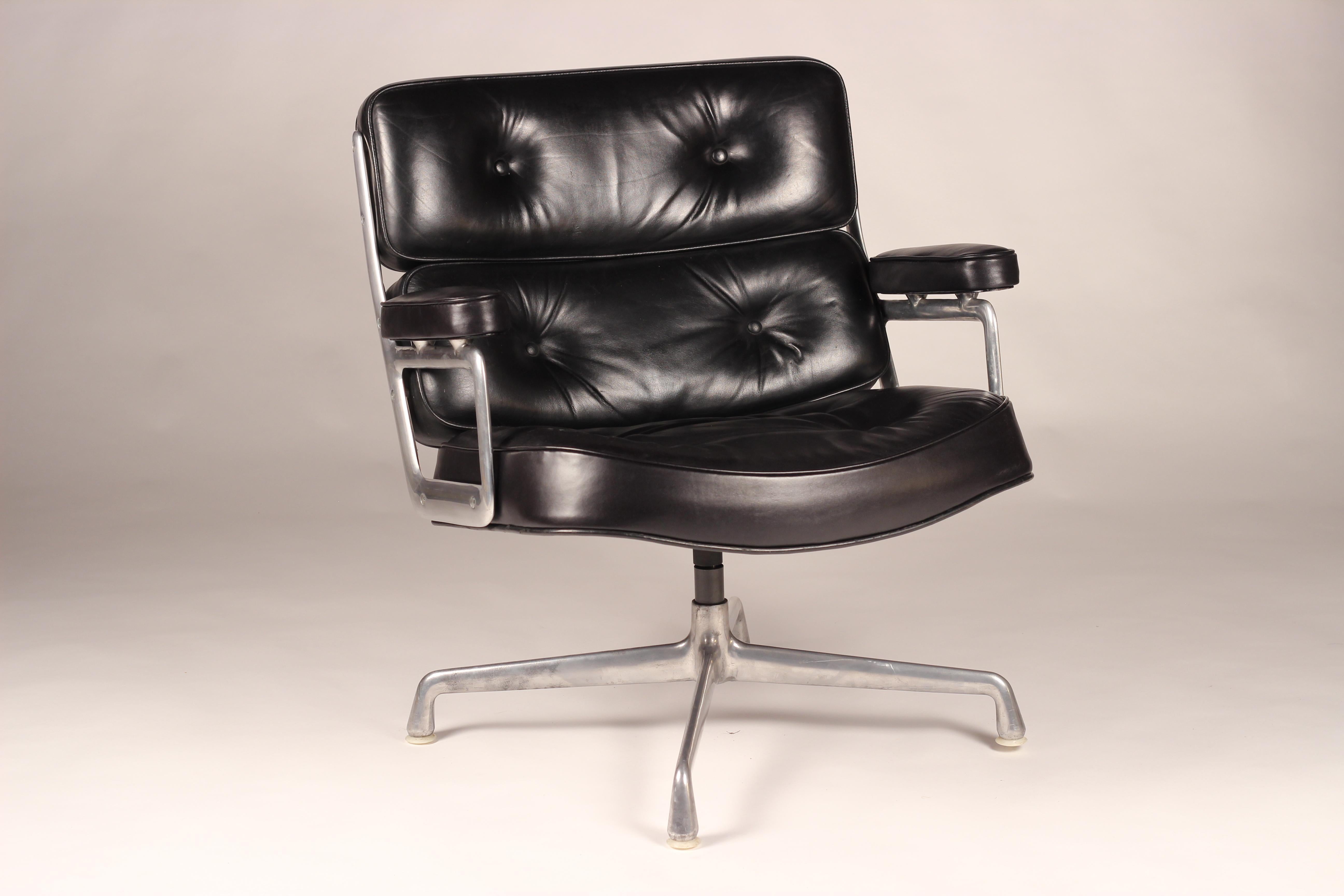 Charles & Ray Eames Time Life Lobby Chair 3