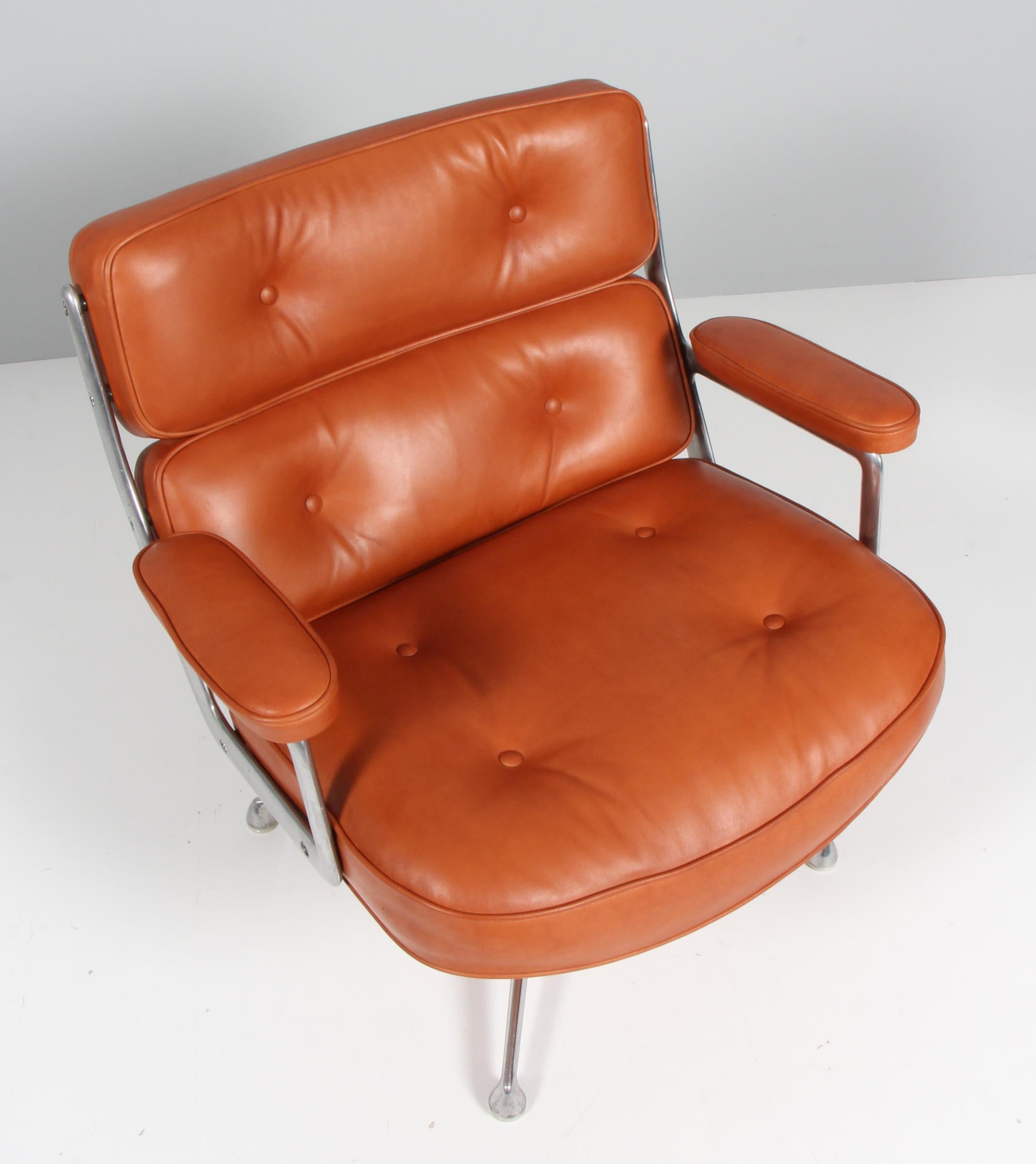 Designed in 1960 for the reception areas of the Time-Life building in New York by Charles & Ray Eames. The Time Life Lobby Chair combines the characteristics of some of the other iconic designs they developed around the same period. The wide seat,