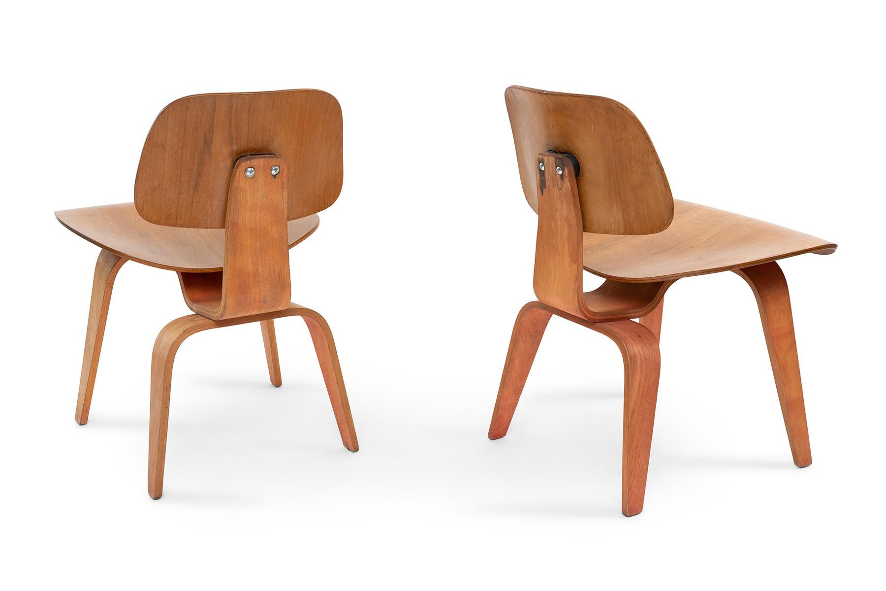 Charles & Ray Eames Rare Two-Tone DCW Chairs for Evans In Fair Condition In Phoenix, AZ