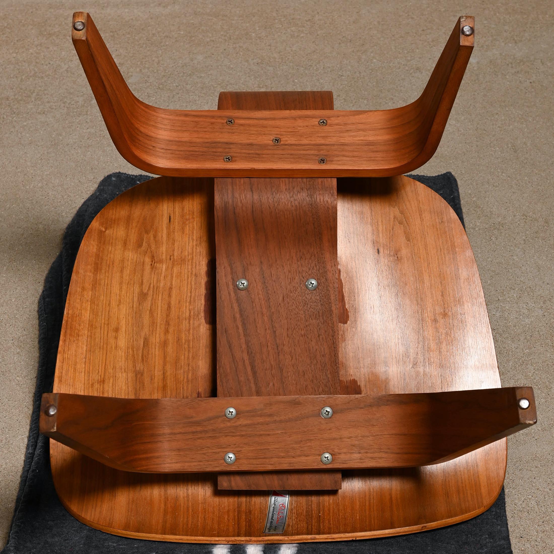 Charles & Ray Eames Vintage LCW Lounge Chair in Walnut Plywood for Herman Miller 12