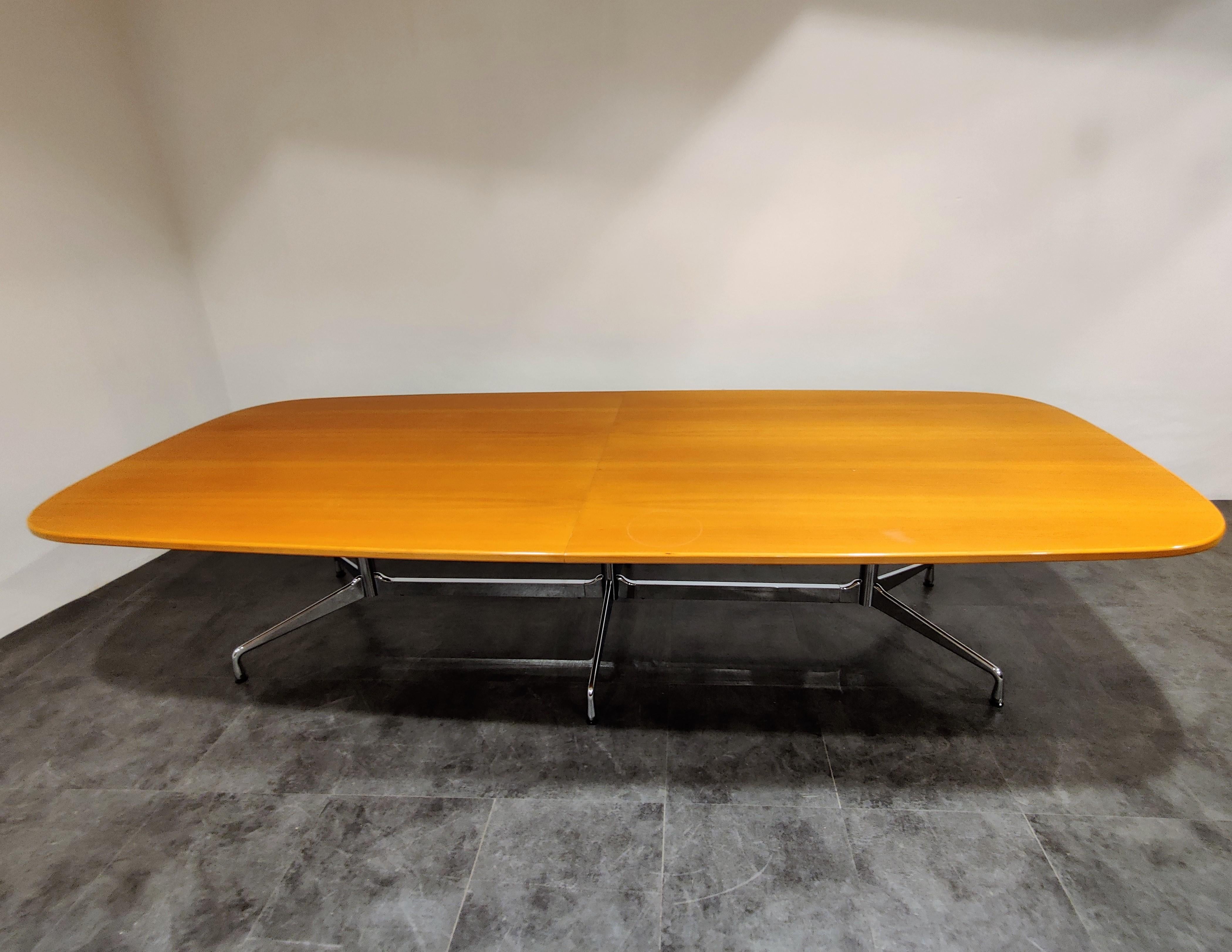 Massive conference table by Charles and Ray Eames produced by vitra.

This beautiful segmented table is a great design piece for your conference room, or can serve a purpose as a large dining room table.

Timeless design.

Good