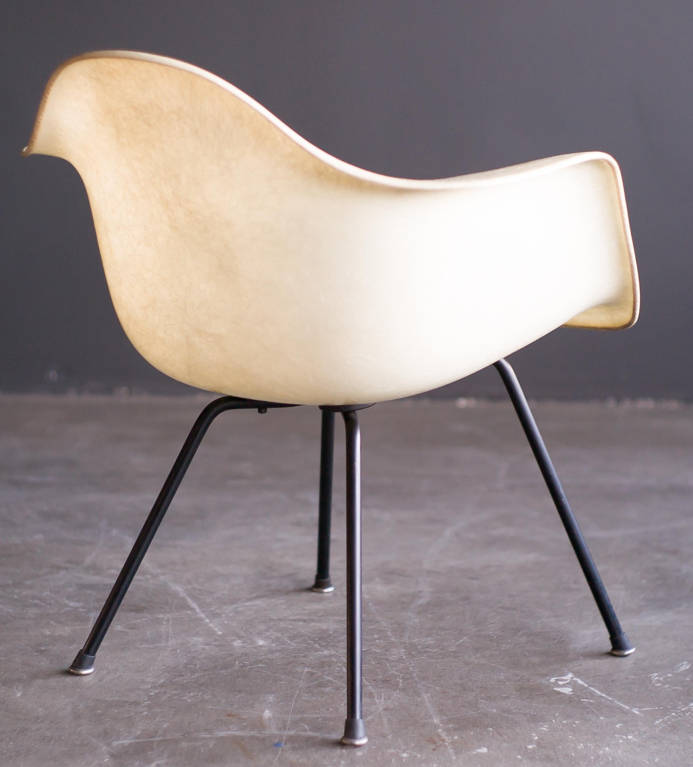 Mid-Century Modern Charles & Ray Eames Zenith Plastics Rope Edge LAX Lounge Chair