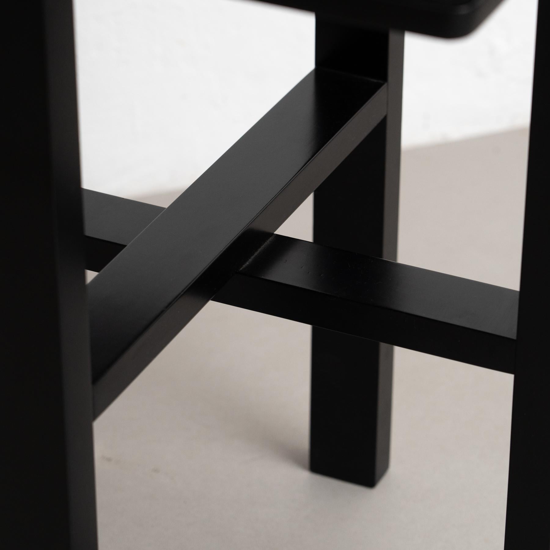 Mesa auxiliar Dominó lacada en negro de Charles Rennie Mackintosh, hacia 1970 finales del siglo XX en venta
