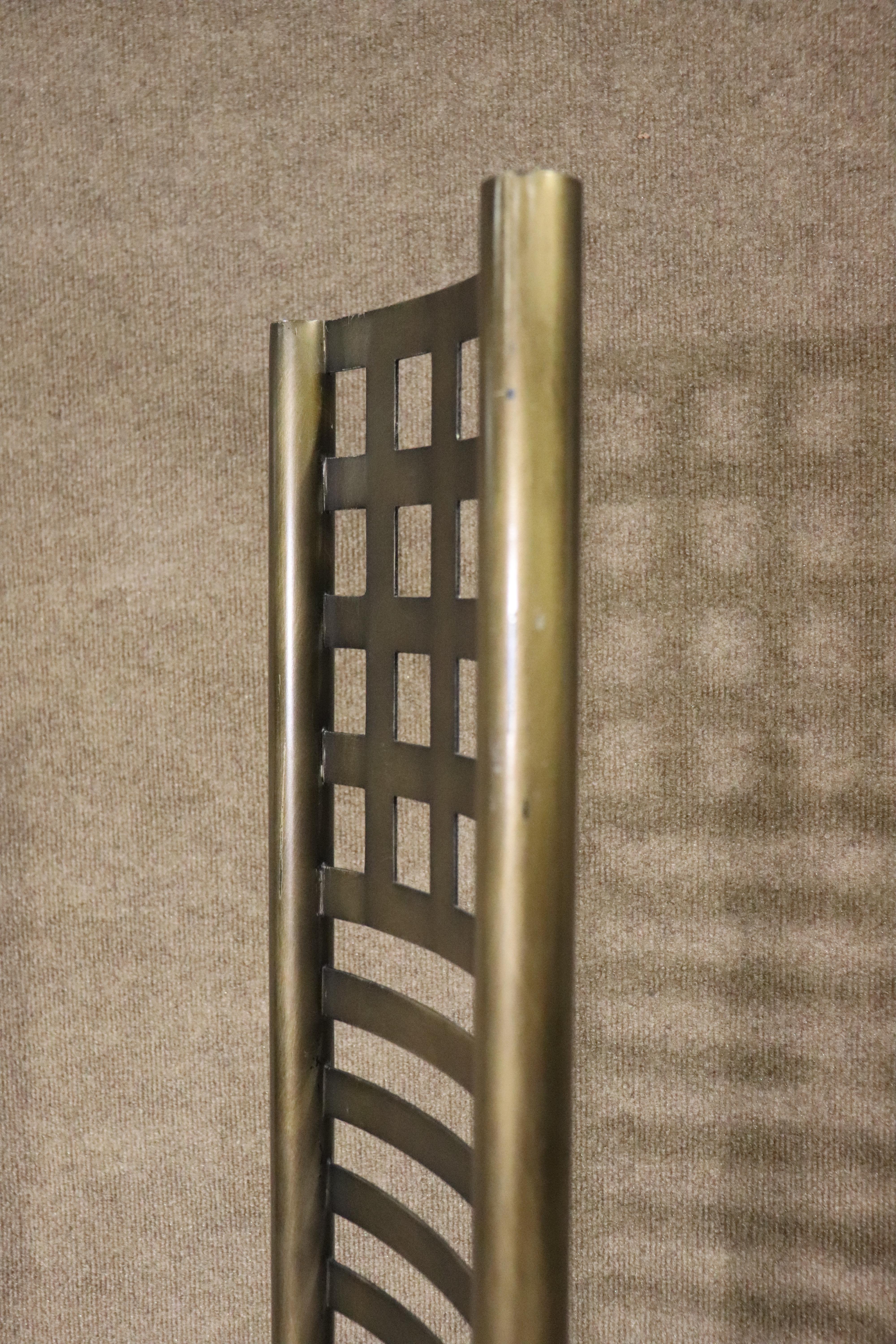 Charles Rennie Mackintosh, entworfener Stuhl von Cassina (Metall) im Angebot