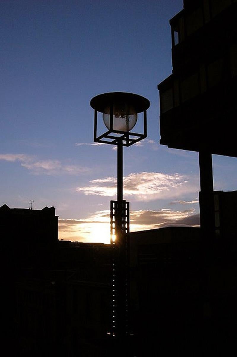 Fait main Lampadaire de l'École d'art de Glasgow de Charles Rennie Mackintosh, réédition en vente
