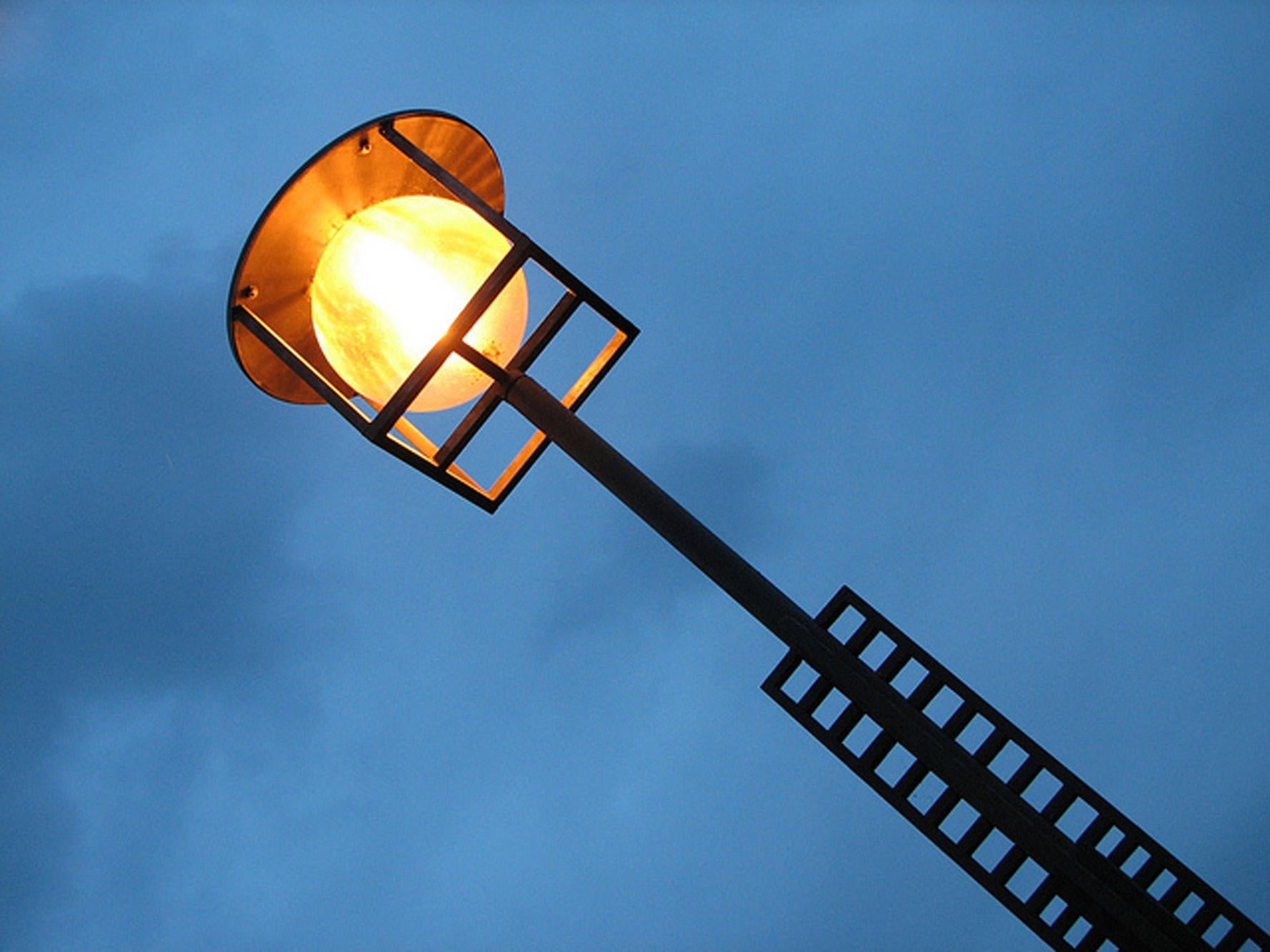 Lampadaire de l'École d'art de Glasgow de Charles Rennie Mackintosh, réédition Neuf - En vente à Vienna, AT
