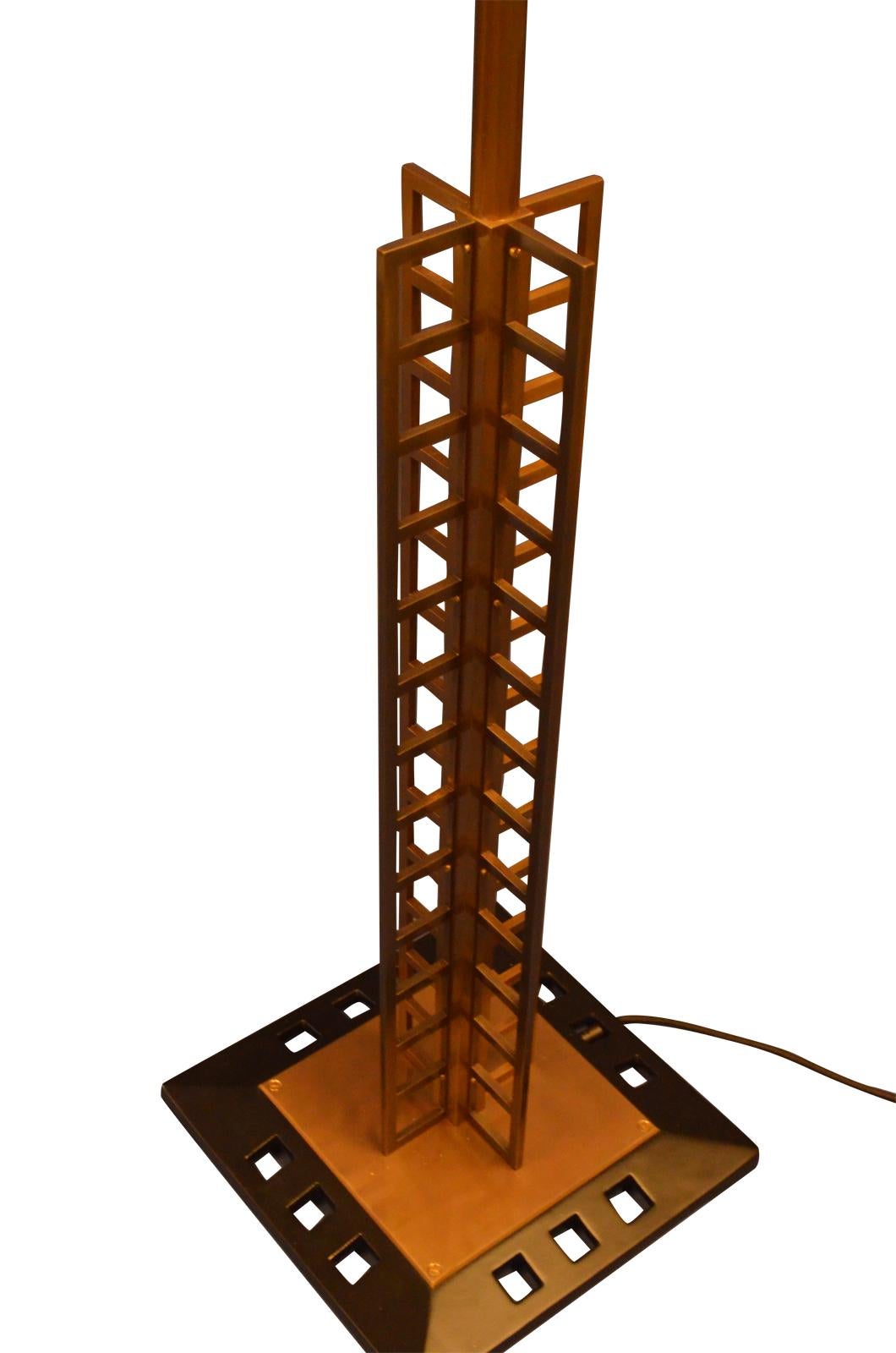 XXIe siècle et contemporain Lampadaire de l'École d'art de Glasgow de Charles Rennie Mackintosh, réédition en vente