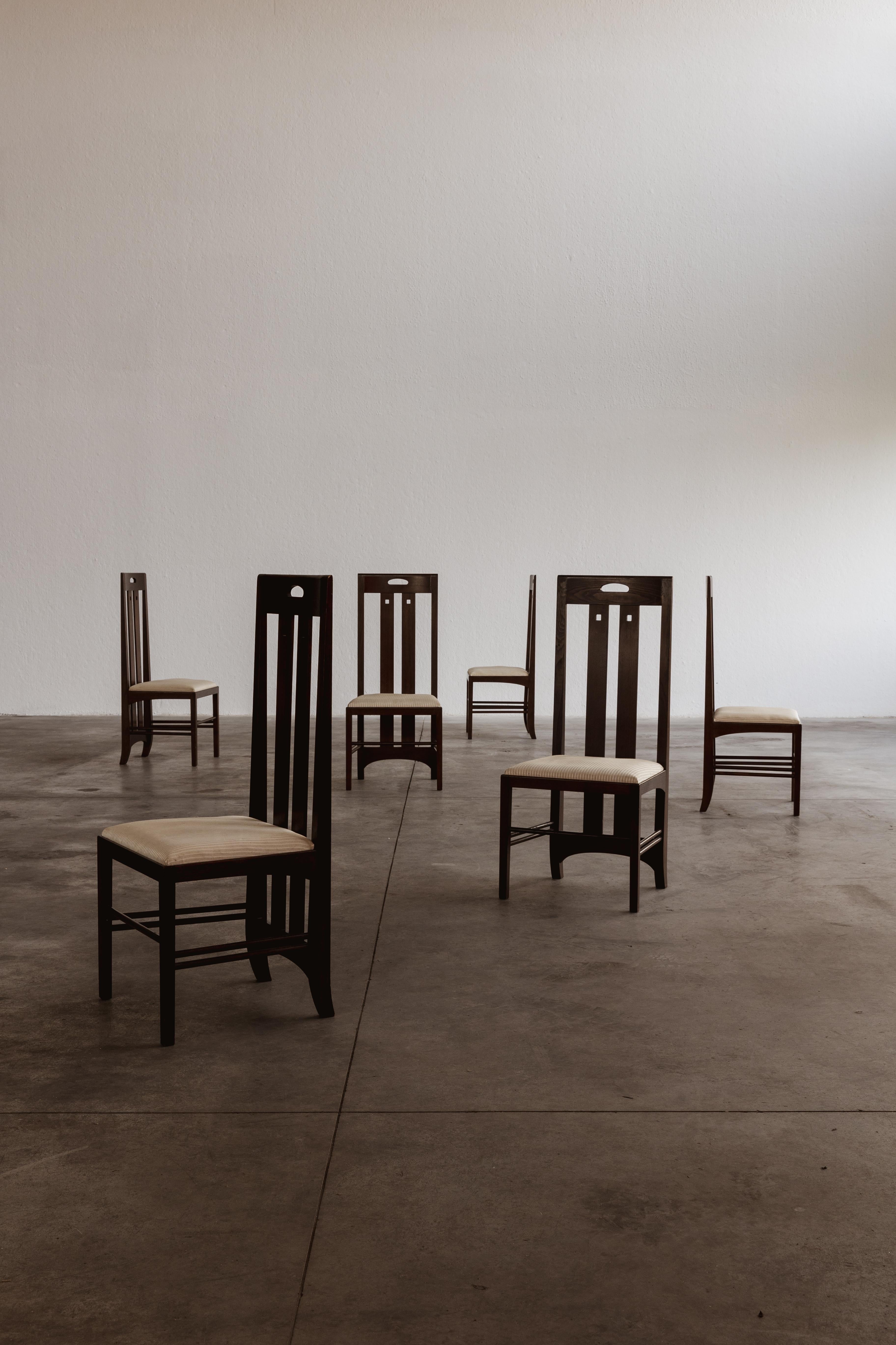 Charles Rennie Mackintosh “Ingram” Dining Chairs for Cassina, 1981, Set of 6 In Good Condition For Sale In Lonigo, Veneto