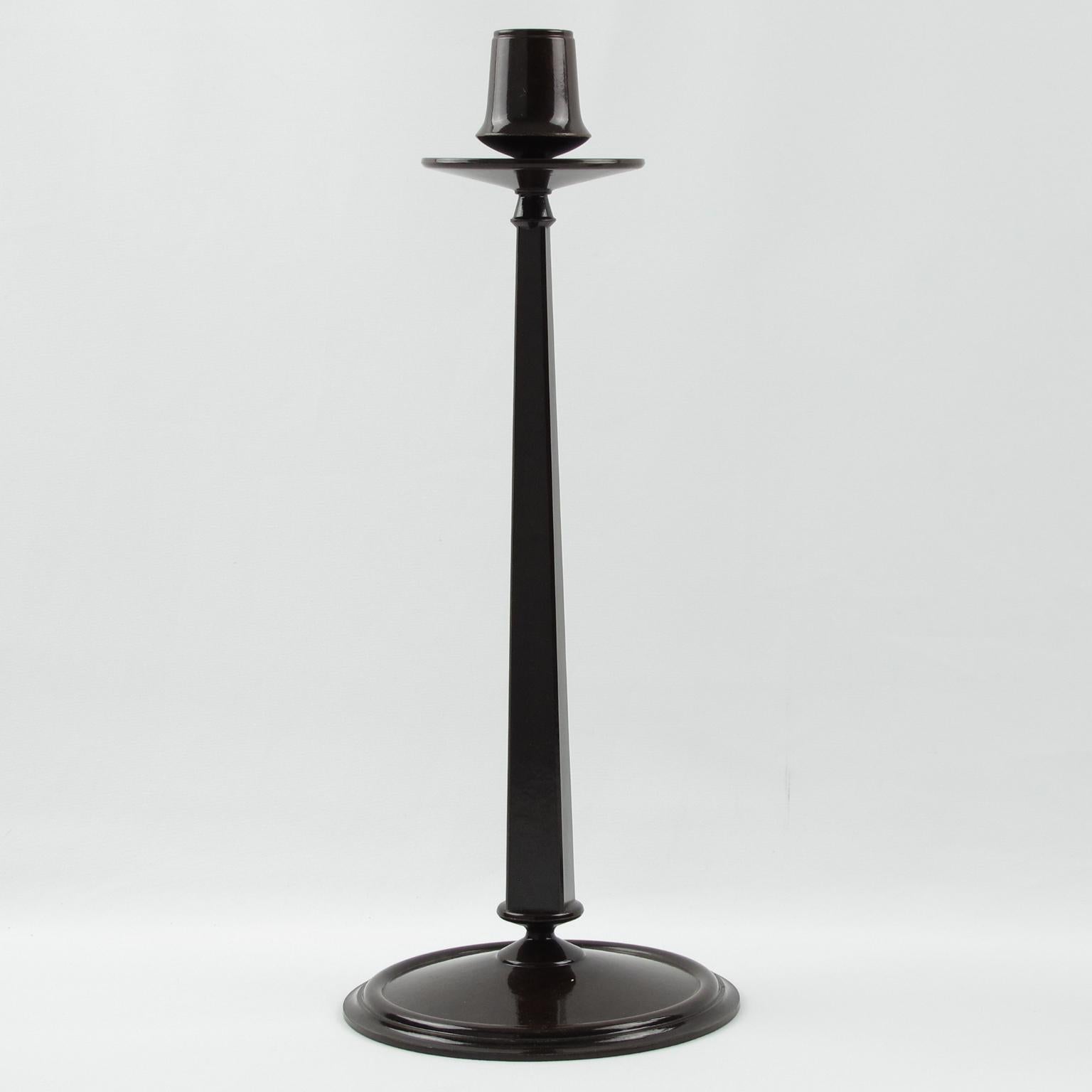 Paire de bougeoirs en bakélite Art Déco Jugendstil de Charles Rennie Mackintosh Excellent état - En vente à Atlanta, GA