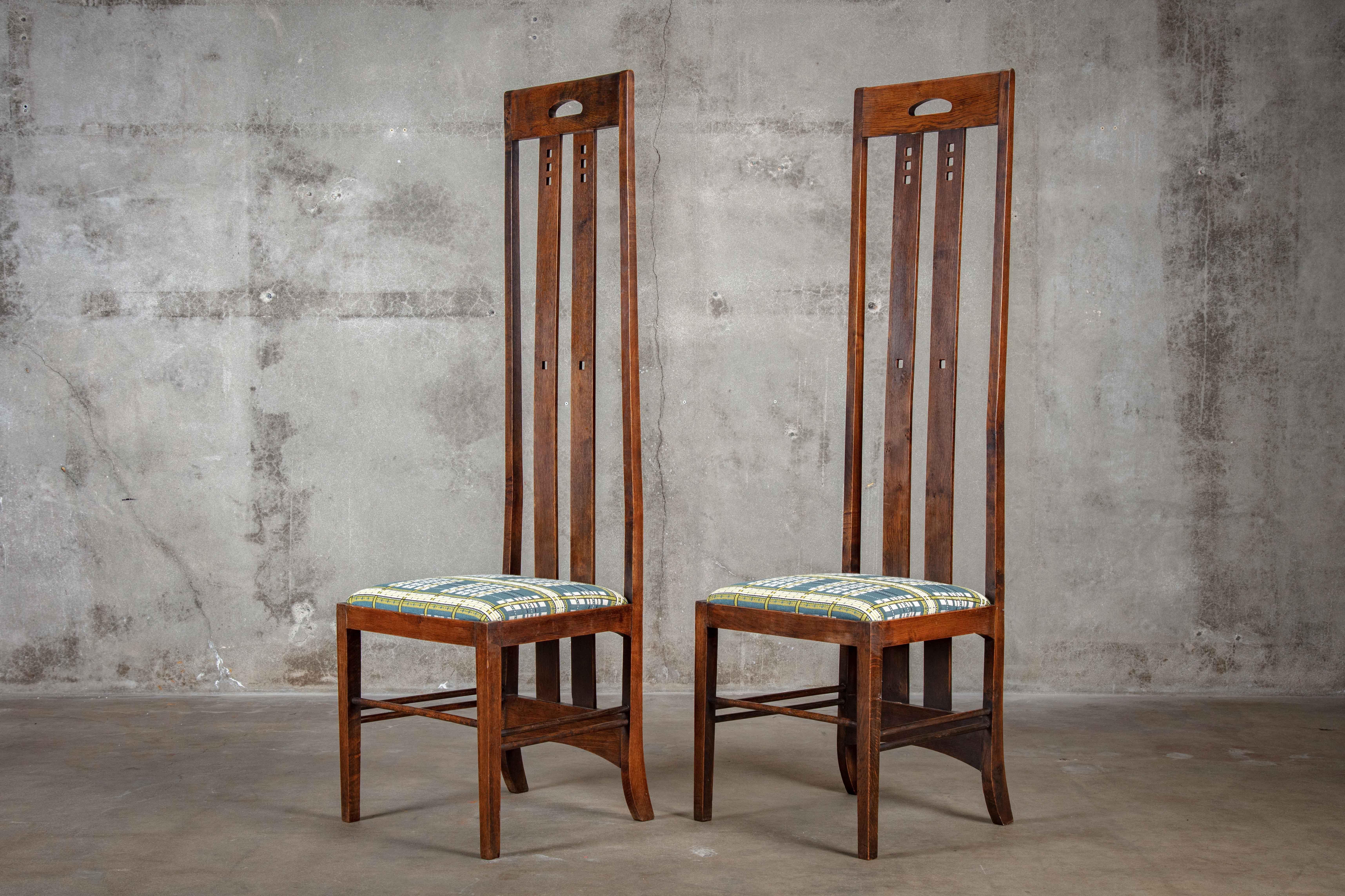 Set of 8 Charles Rennie Mackintosh chairs in oak, 20th century

Measures: Seat height 17.5 inches.