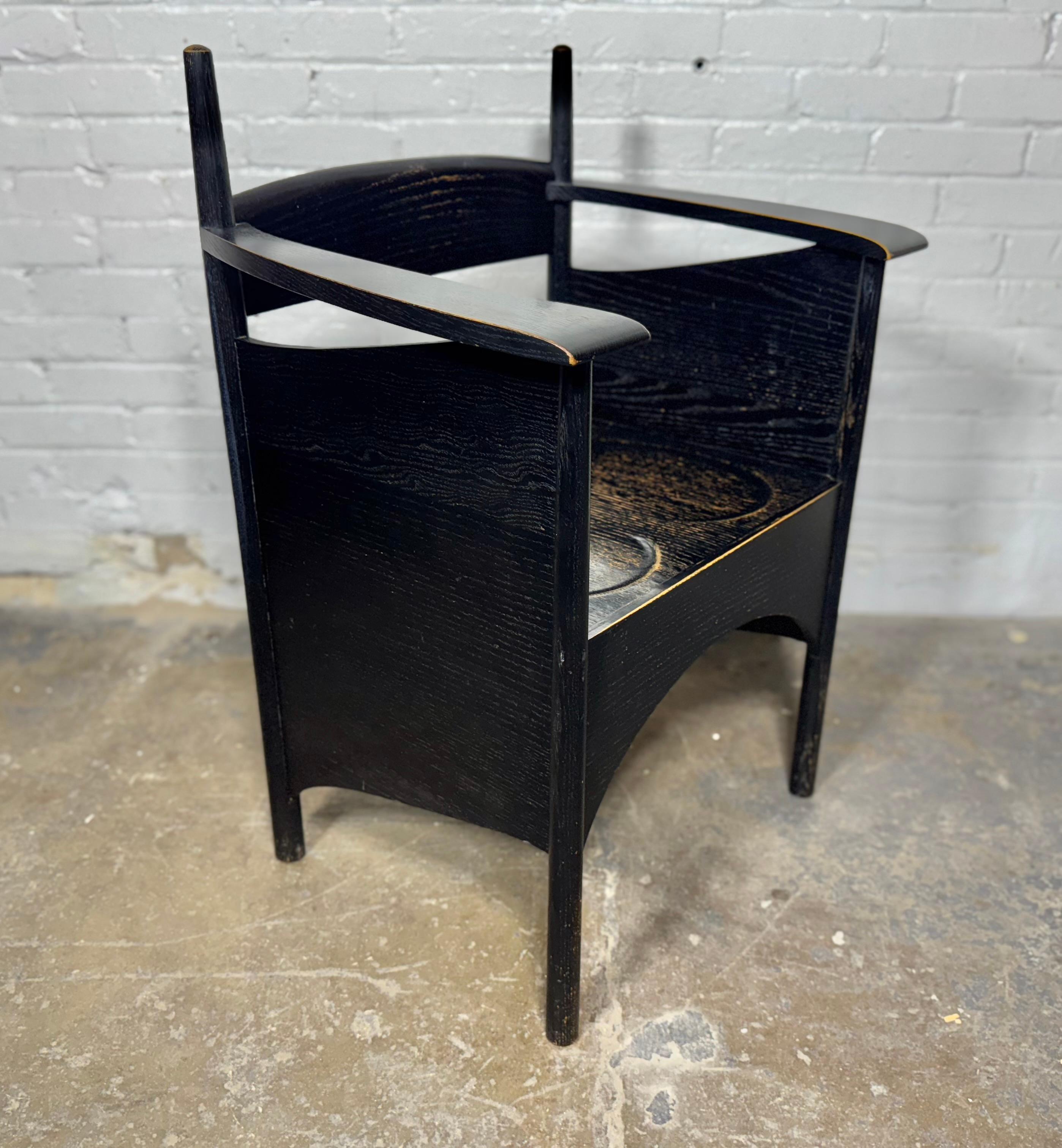 Fauteuil en chêne teinté de style Charles Rennie Mackintosh, salon de thé de la rue Argyle en vente 1