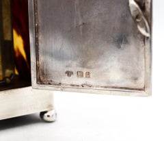 Charles & Richard Comyns, Londoner neoklassizistische Reise-Tischuhr aus Sterlin, 1920