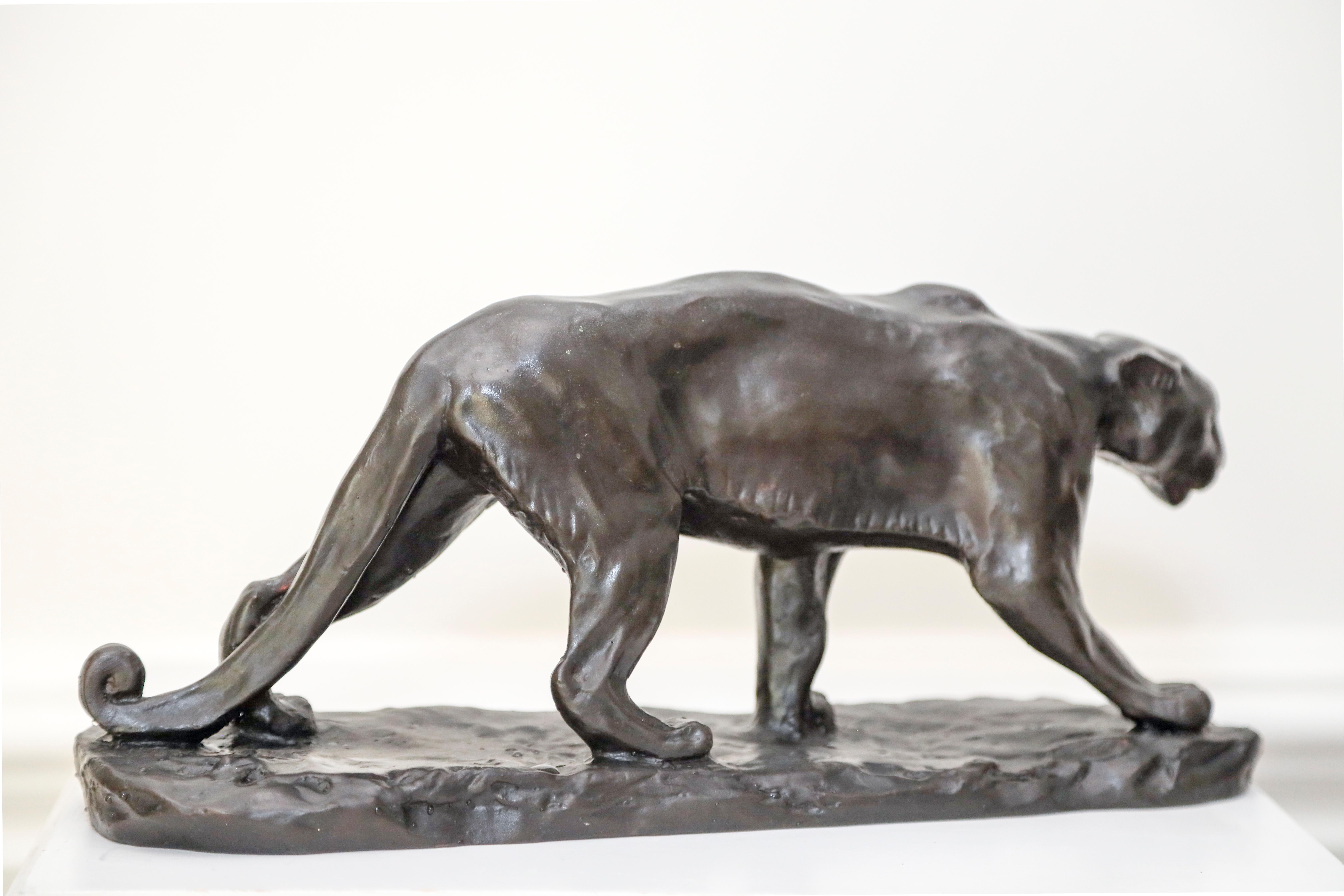 Walking Puma - Modernisme américain Sculpture par Charles Rumsey