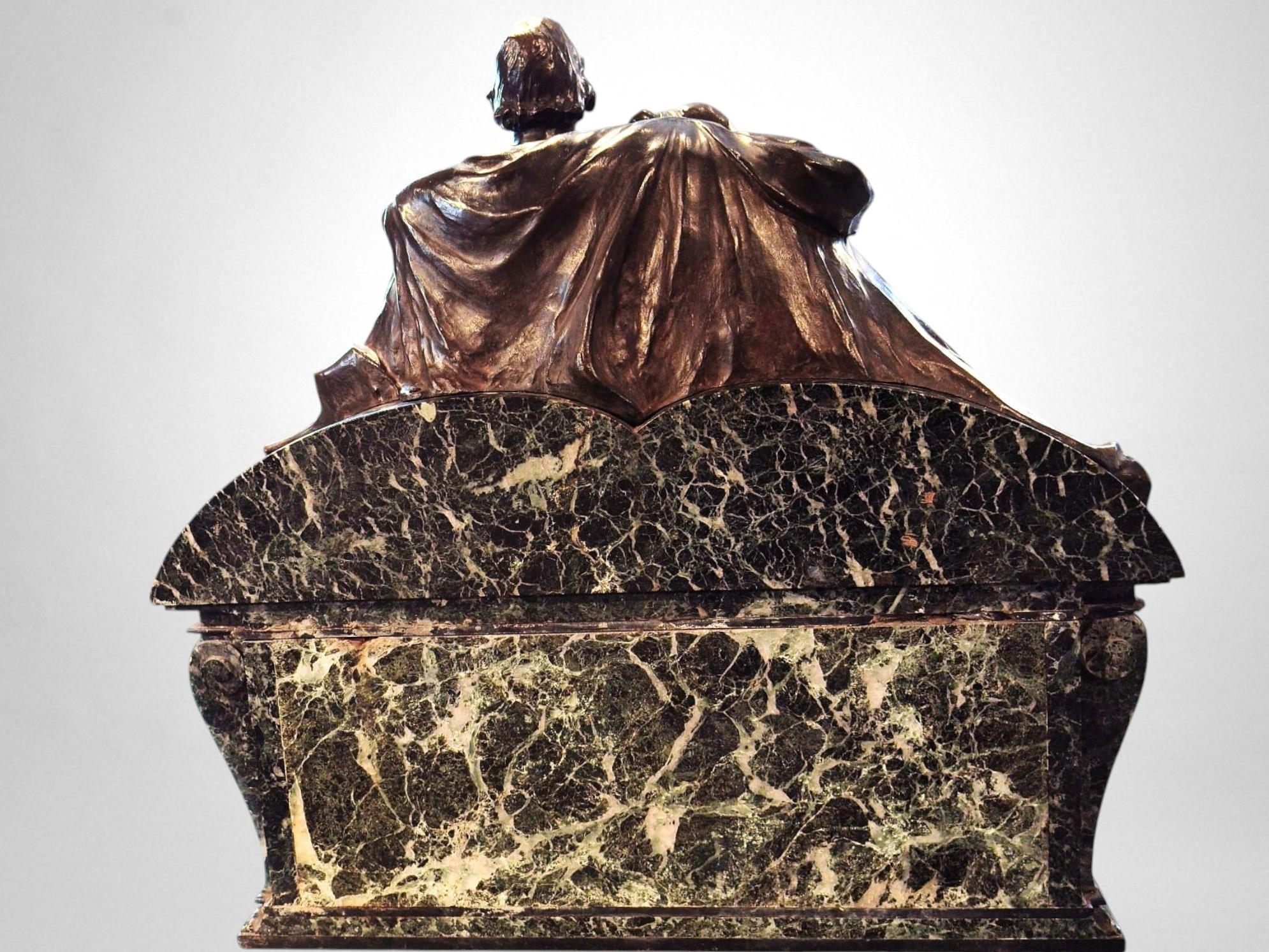 The Ulenspiegel et Nele - Réduction du monument à Charles De Coster en vente 4