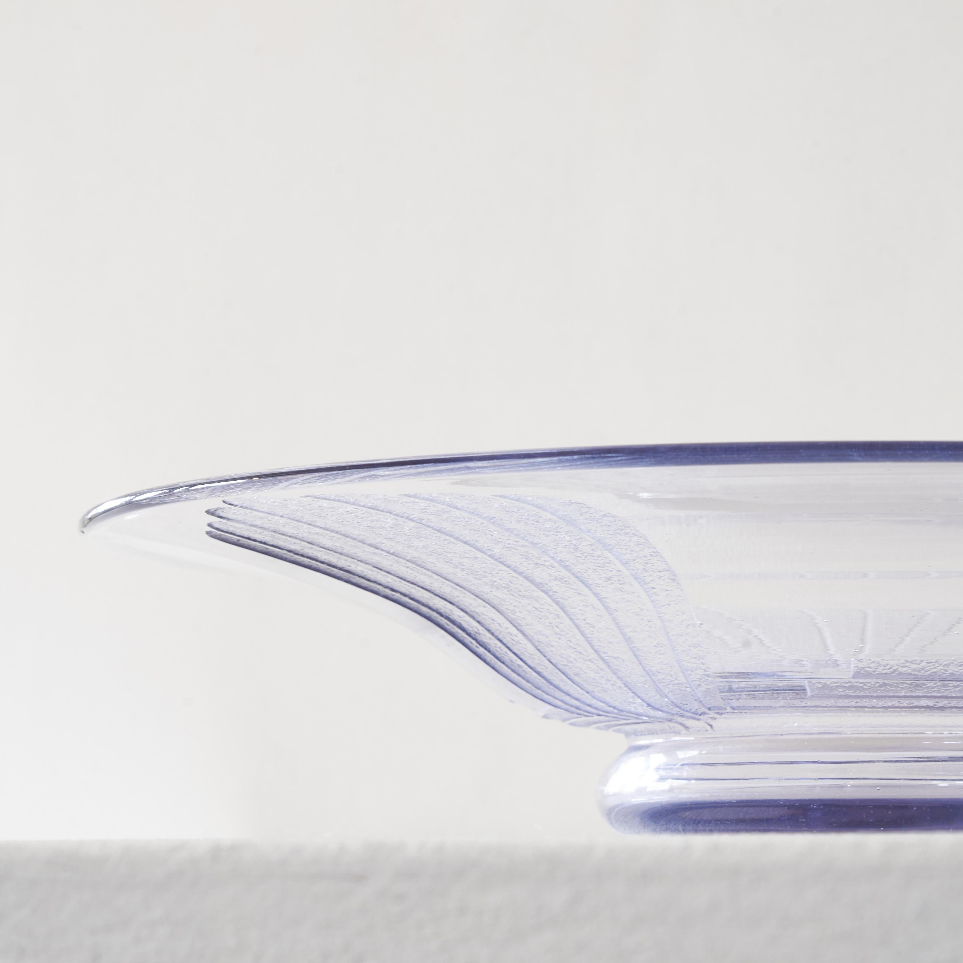 Great centerpiece in glass by 'Verreries Schneider'. Charles and Ernest Schneider, Epinay-sur-Seine, France, early 20th century. A collector's item made by one of the masters of French glass art of the last century.

A beautiful large bowl by the