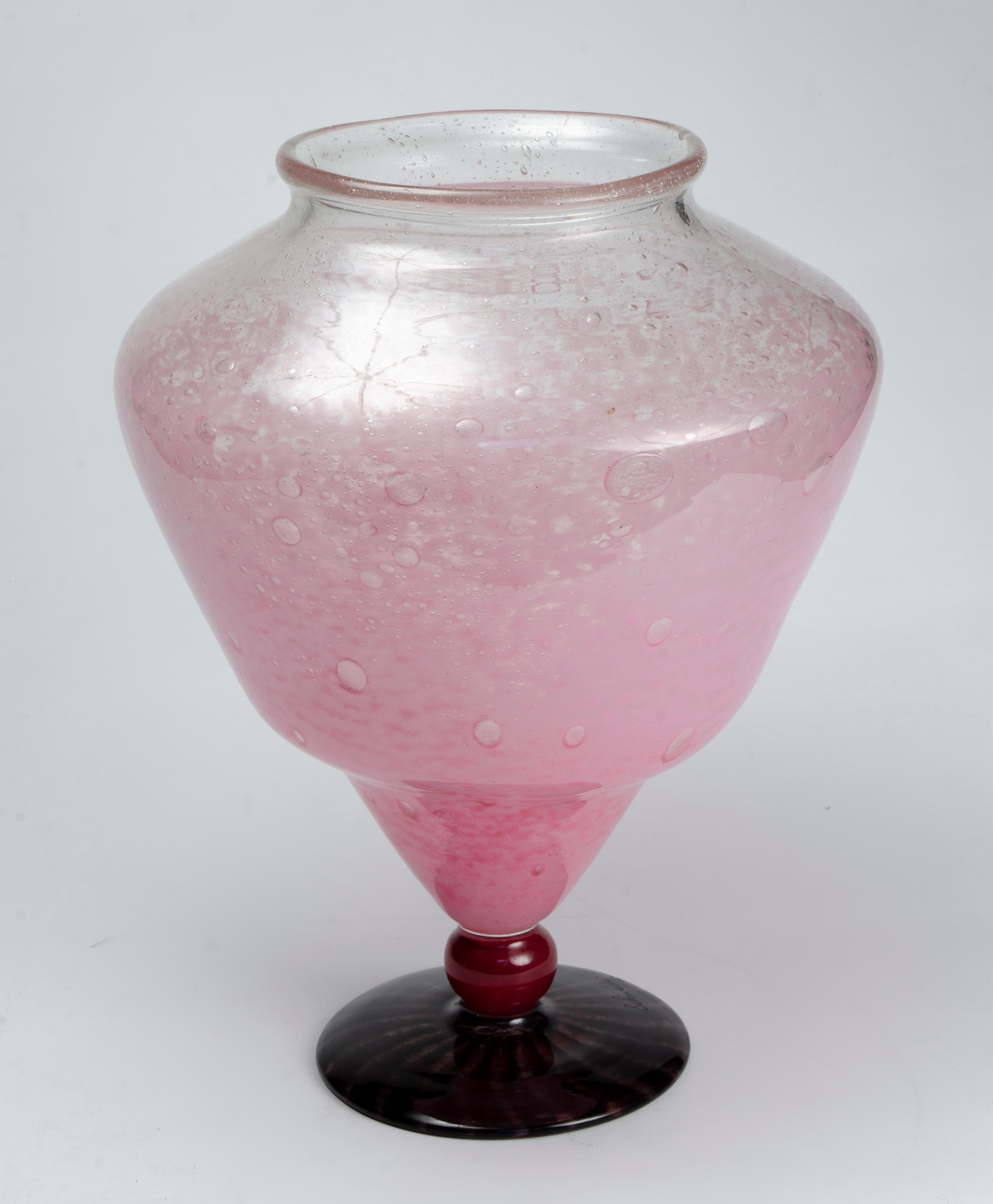 Charles Schneider art deco glass
Blown glass with bubbles with air bubbles. The base is applied and fluted
Circa 1920 Origin France
Piece signed by the artist
perfect condition
Charles Schneider was an Art Deco glass artist, born in Elzas,