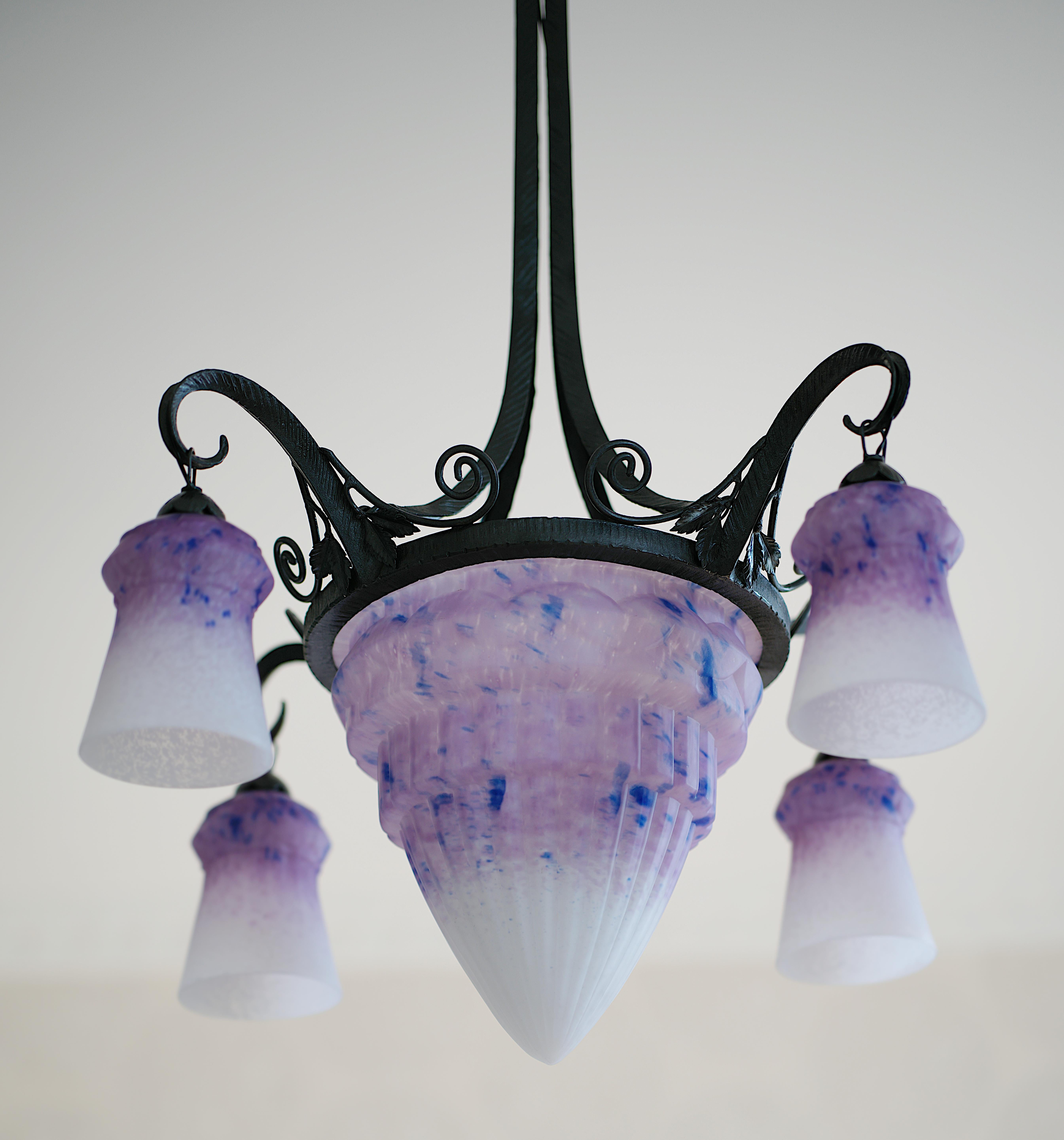 Lampadario Charles Schneider, 1920 in vendita 5