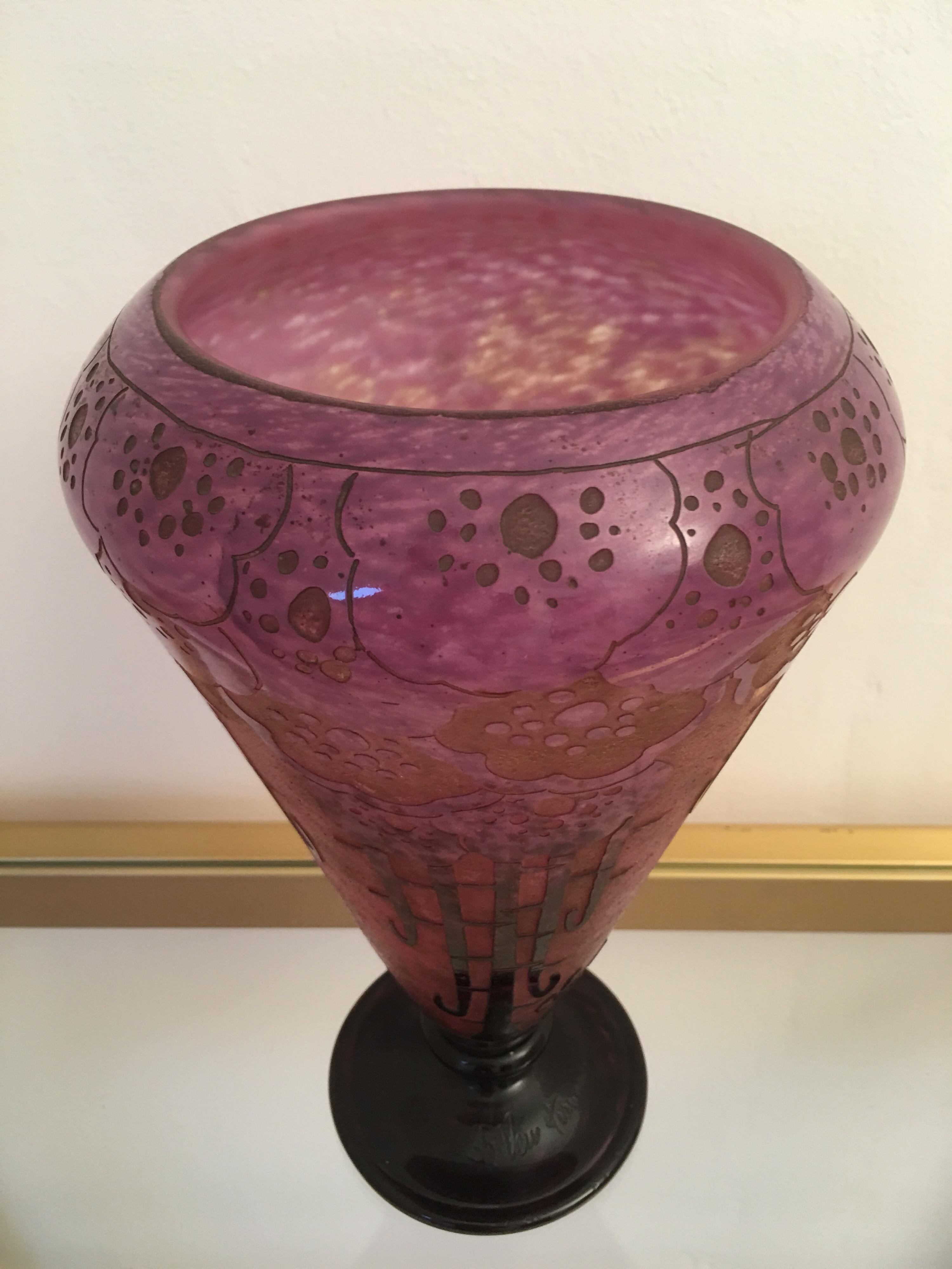 Charles Schneider French Art Deco Glass Vase, Le Verre Francais Charder Signed In Good Condition For Sale In Aix En Provence, FR