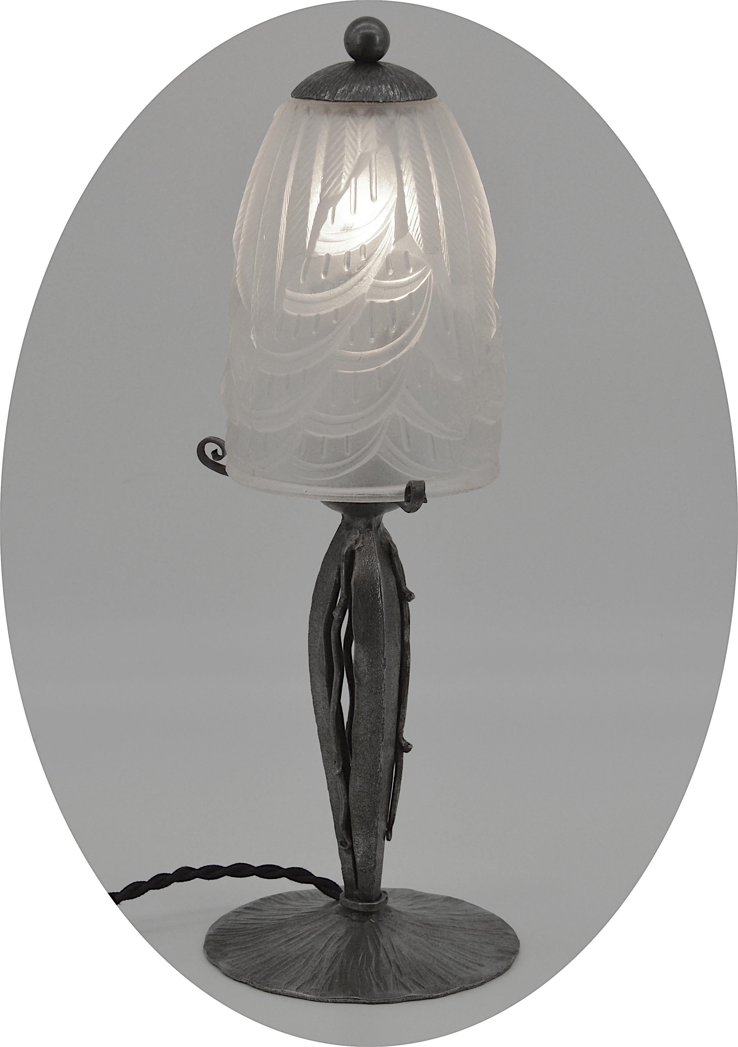 Glass Charles Schneider French Art Deco Table Lamp, 1920 For Sale
