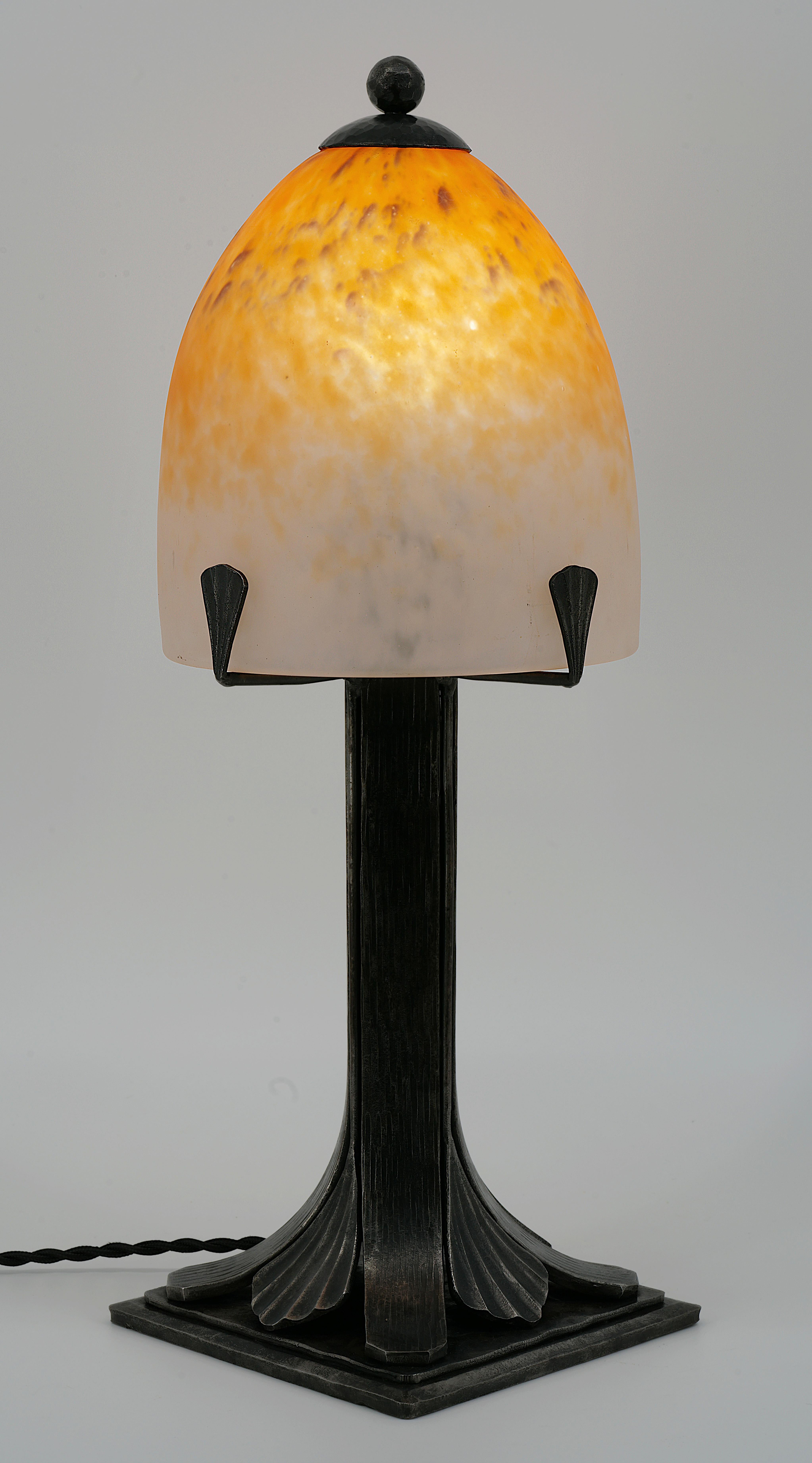 Lámpara de mesa francesa Art Déco Charles Schneider, 1918-1920 en venta 2