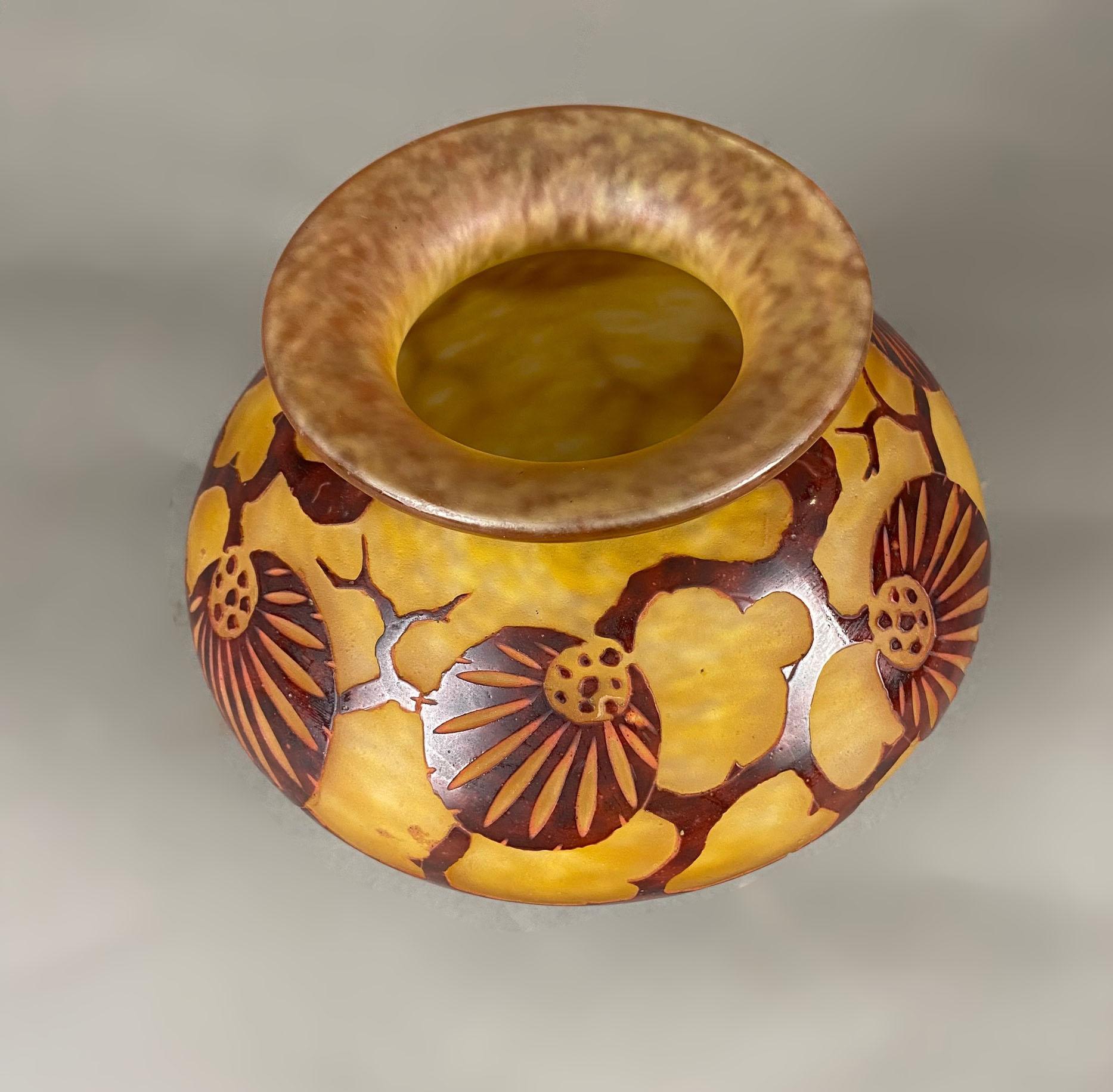 Early 20th Century Charles Schneider La Verre de France Art Nouveau Epinettes Cameo Glass Vase For Sale