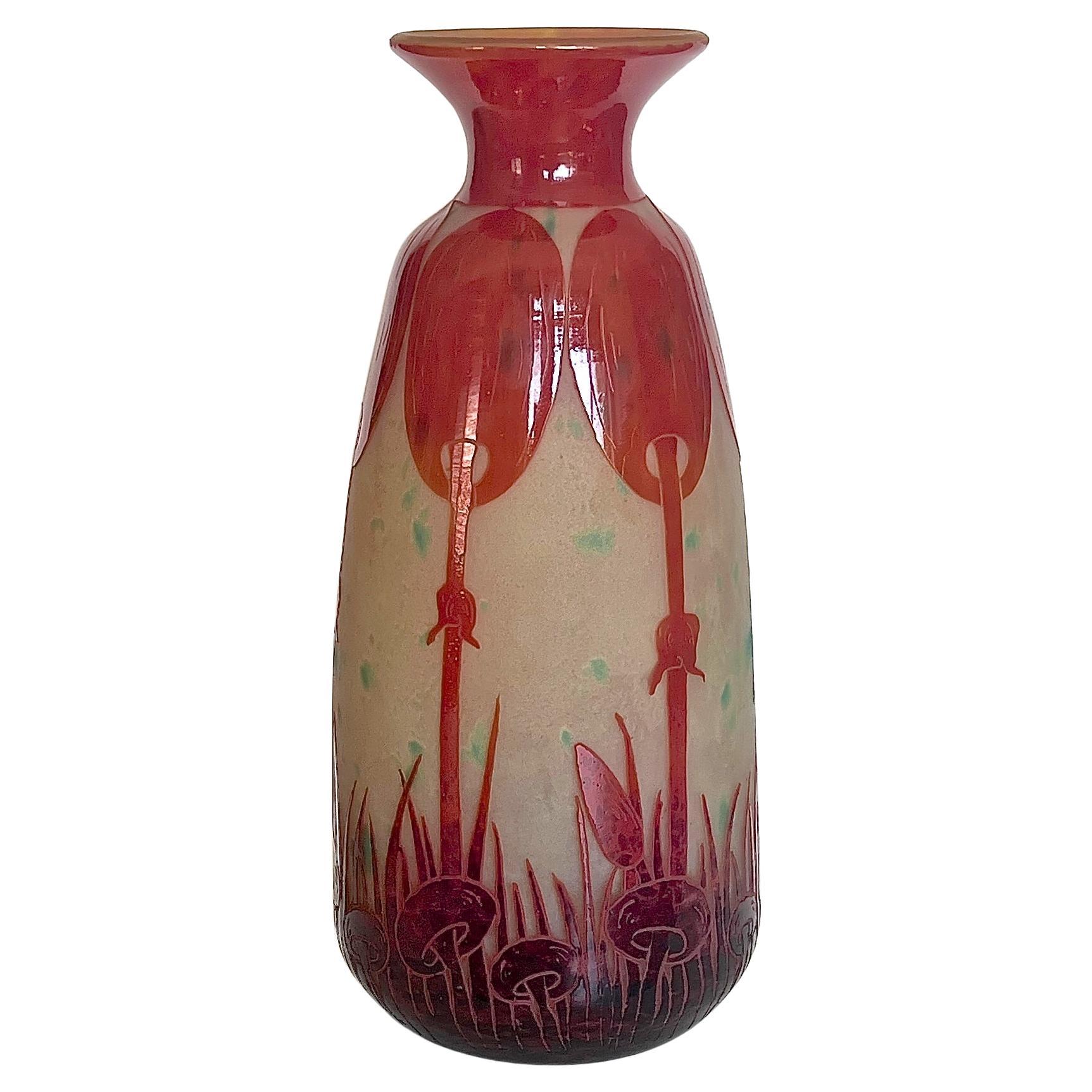 Charles Schneider / Le Verre Français - Vase 'Coprins' Art Déco Cameo Glass en vente